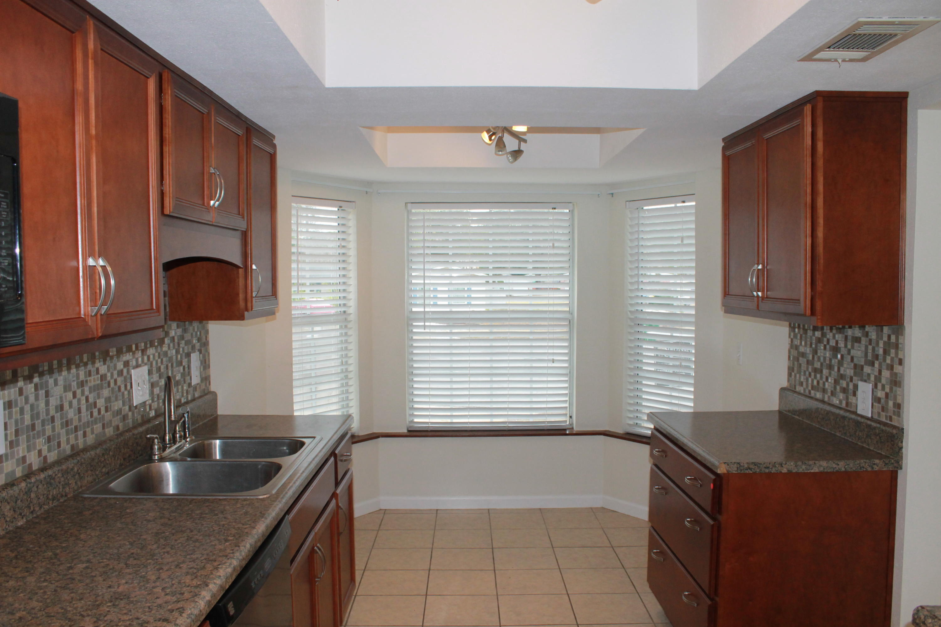 OAK TREE PARK - Residential