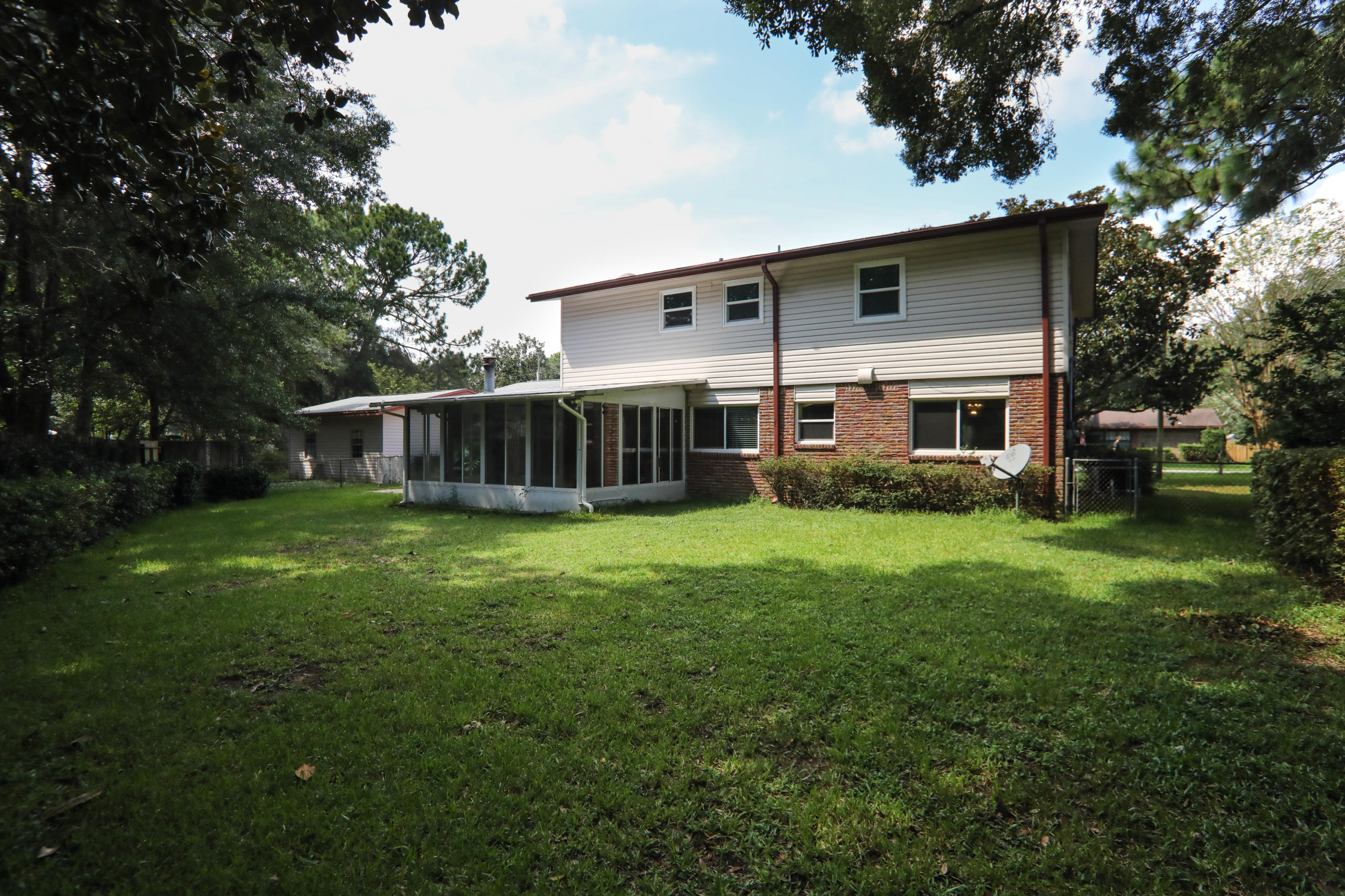 BAYOU POQUITO - Residential