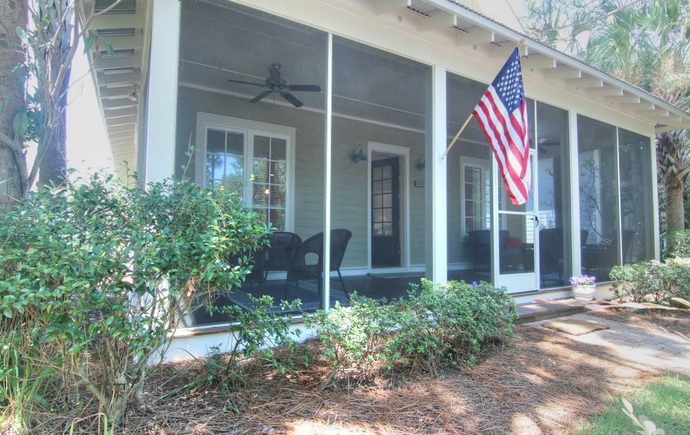 BUNGALOS AT SANDESTIN - Residential