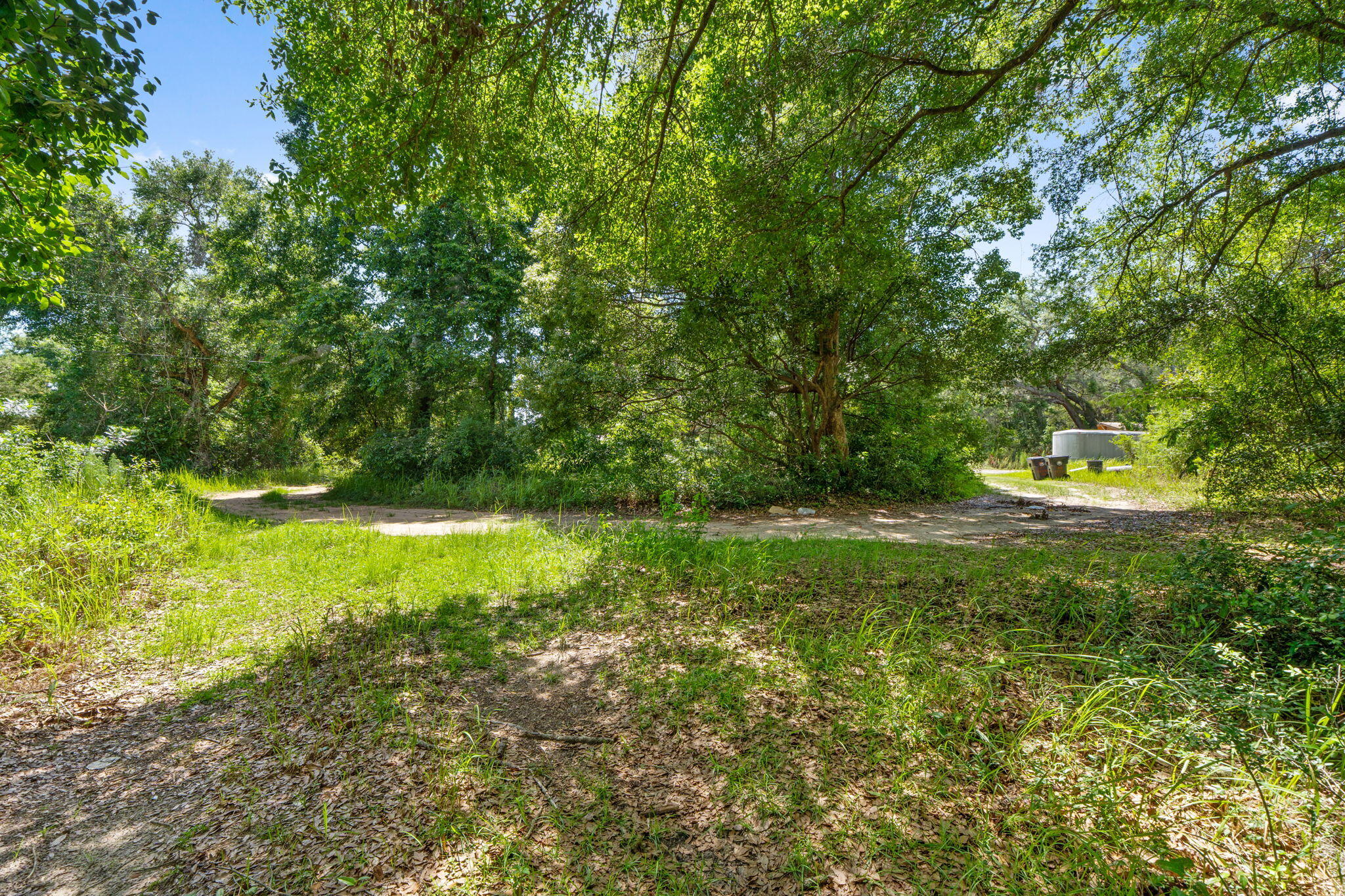 NO RECORDED SUBDIVISION - Land