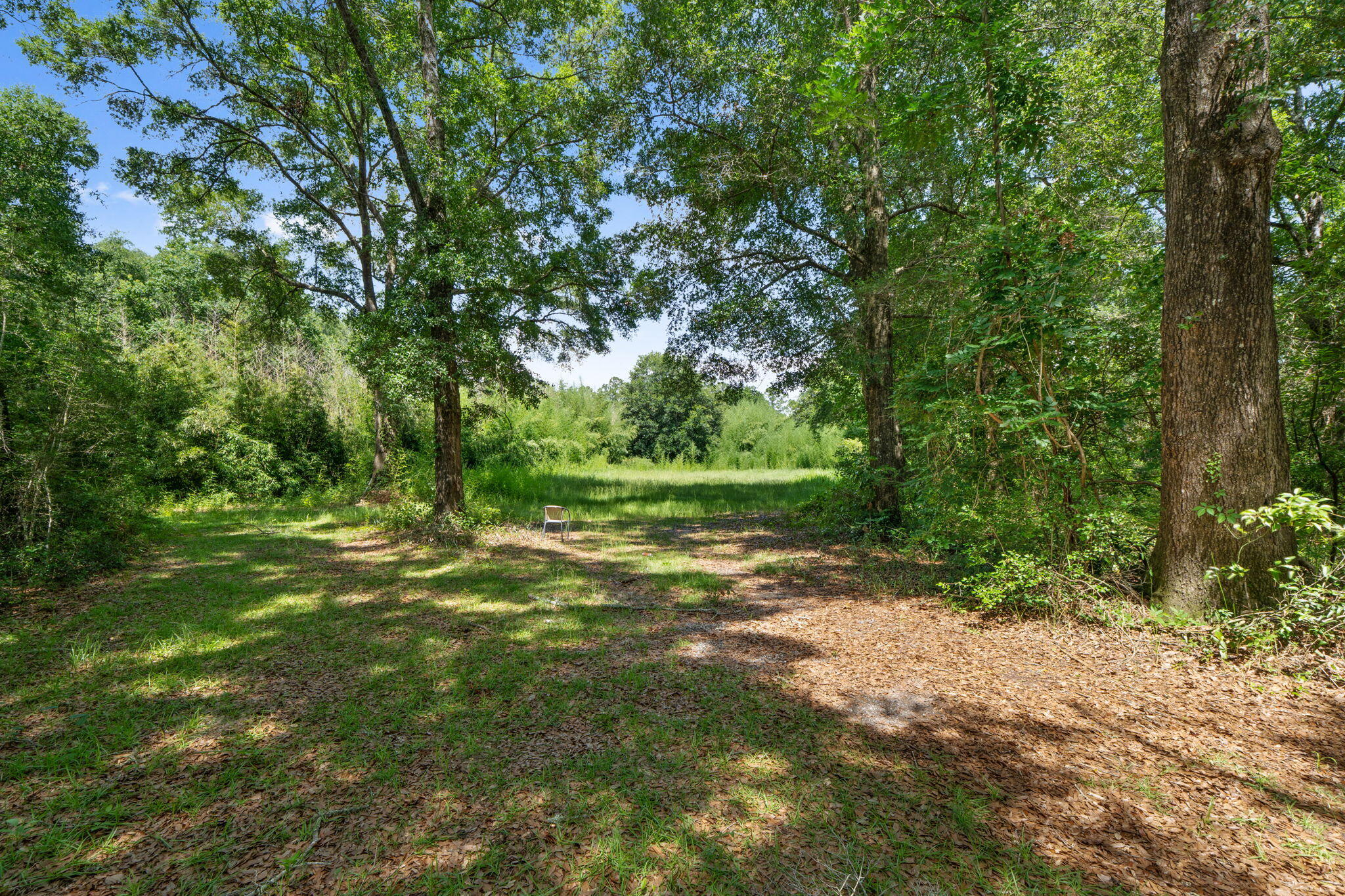 NO RECORDED SUBDIVISION - Land