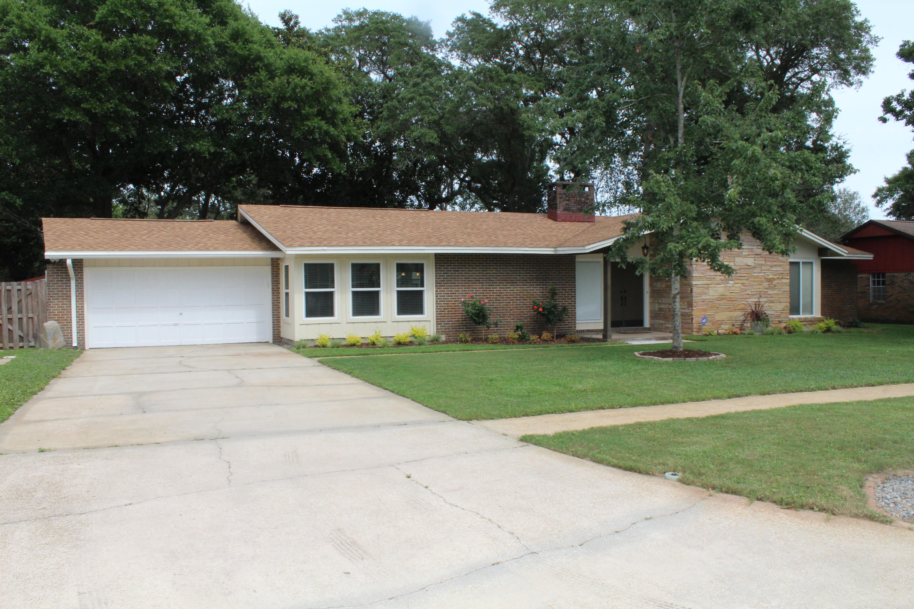 Gorgeous home in highly sought after Kenwood Community! From the moment you enter through the front door you will notice how bright the home is. Please also notice how this home has been meticulously maintained and tastefully updated. The entry offers a great reception and leads to the living room, dining room, and kitchen giving the entertaining areas of the home an open and connected feeling. Speaking of the kitchen, notice the updated cabinets, granite counter tops, and stainless steel appliances. The island offers a great workspace which is sure to please the chef in the family! The bedrooms are all very large and will accommodate most any furniture layout. The master bathroom features a stand-up shower.