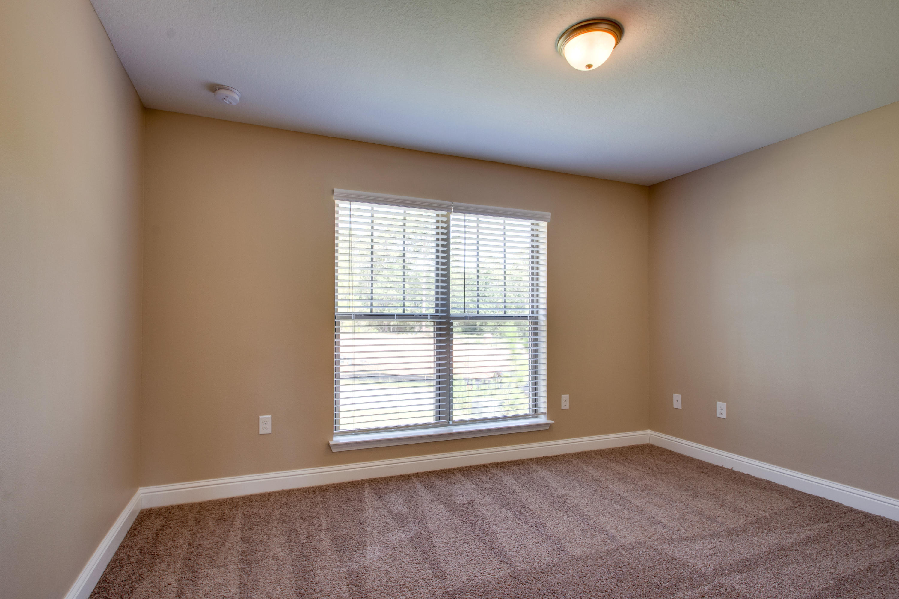 BROOKE ESTATES PH III - Residential Lease