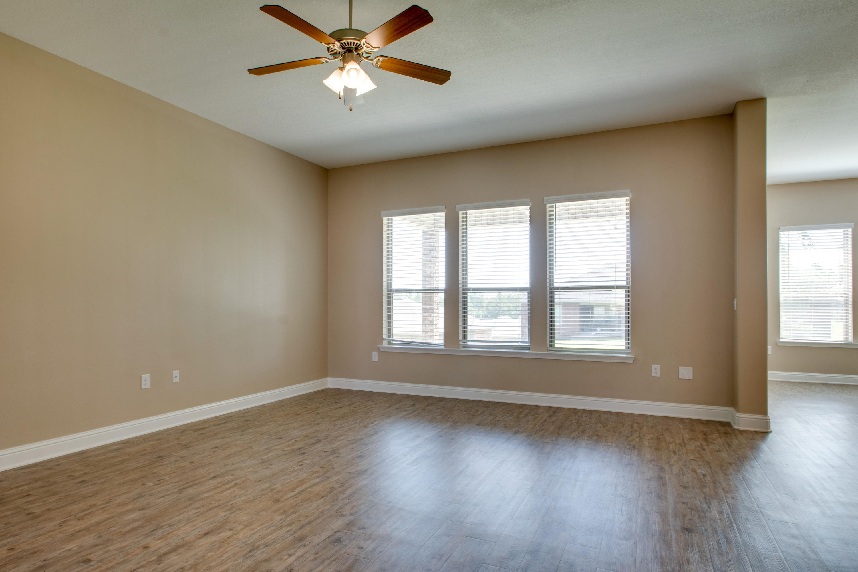 BROOKE ESTATES PH III - Residential Lease