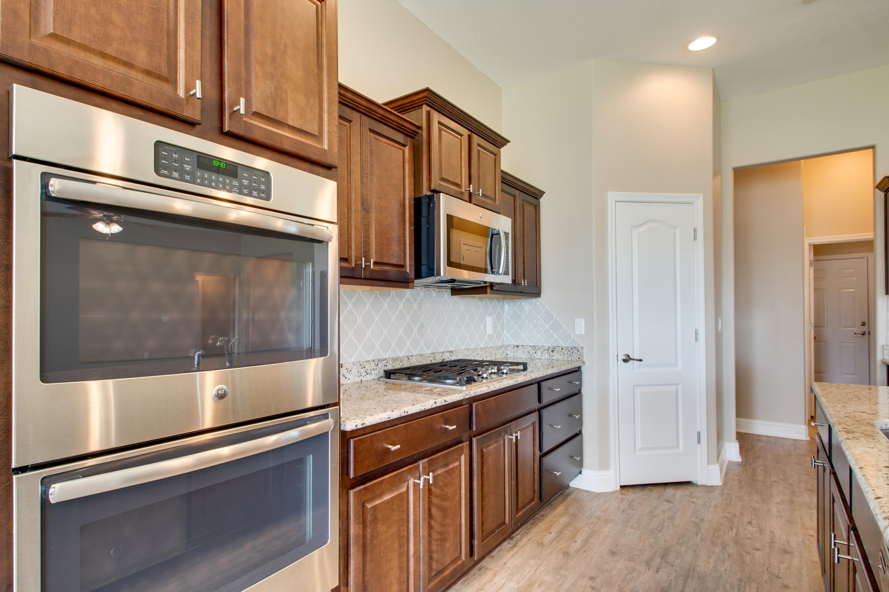 BROOKE ESTATES PH III - Residential Lease