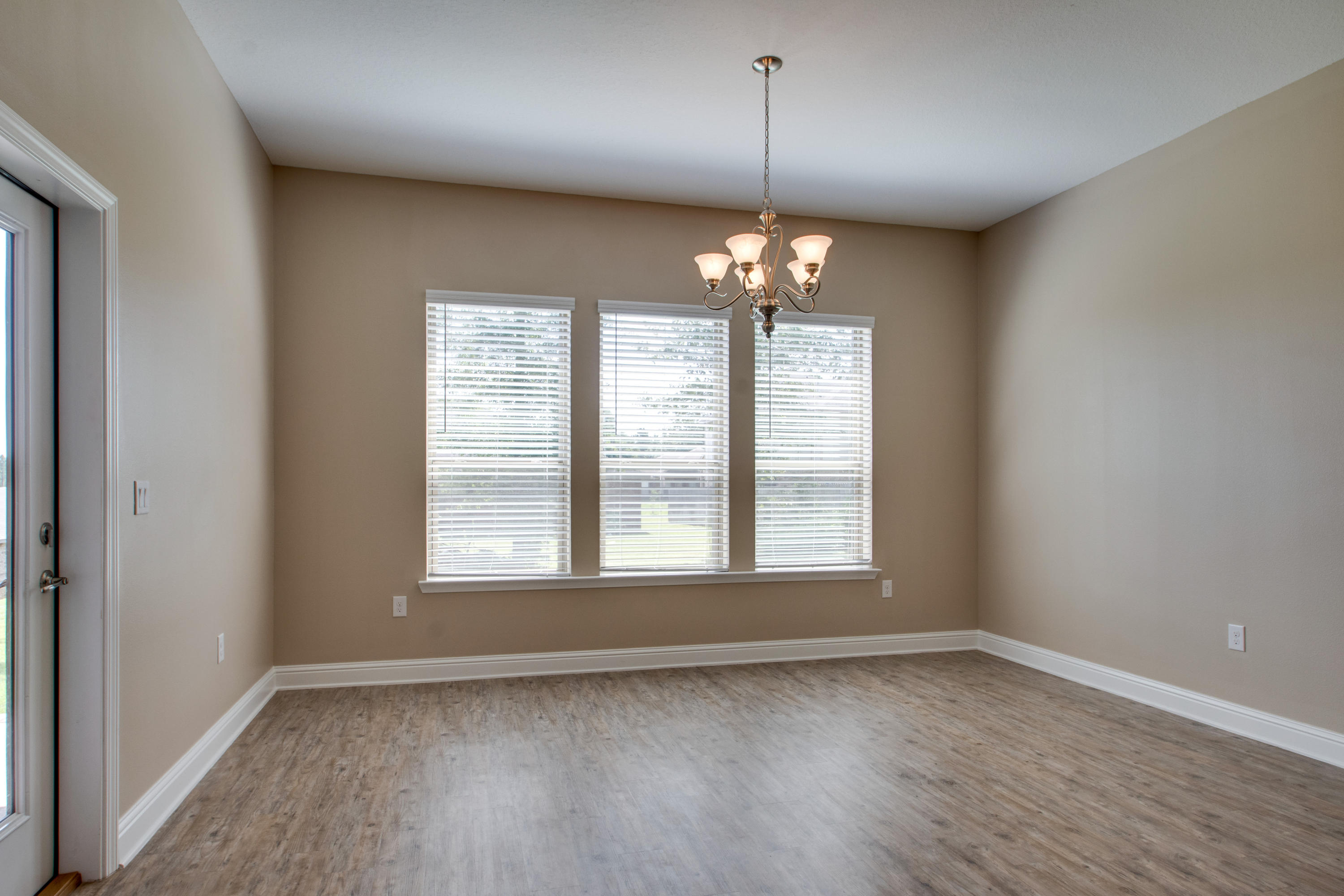 BROOKE ESTATES PH III - Residential Lease