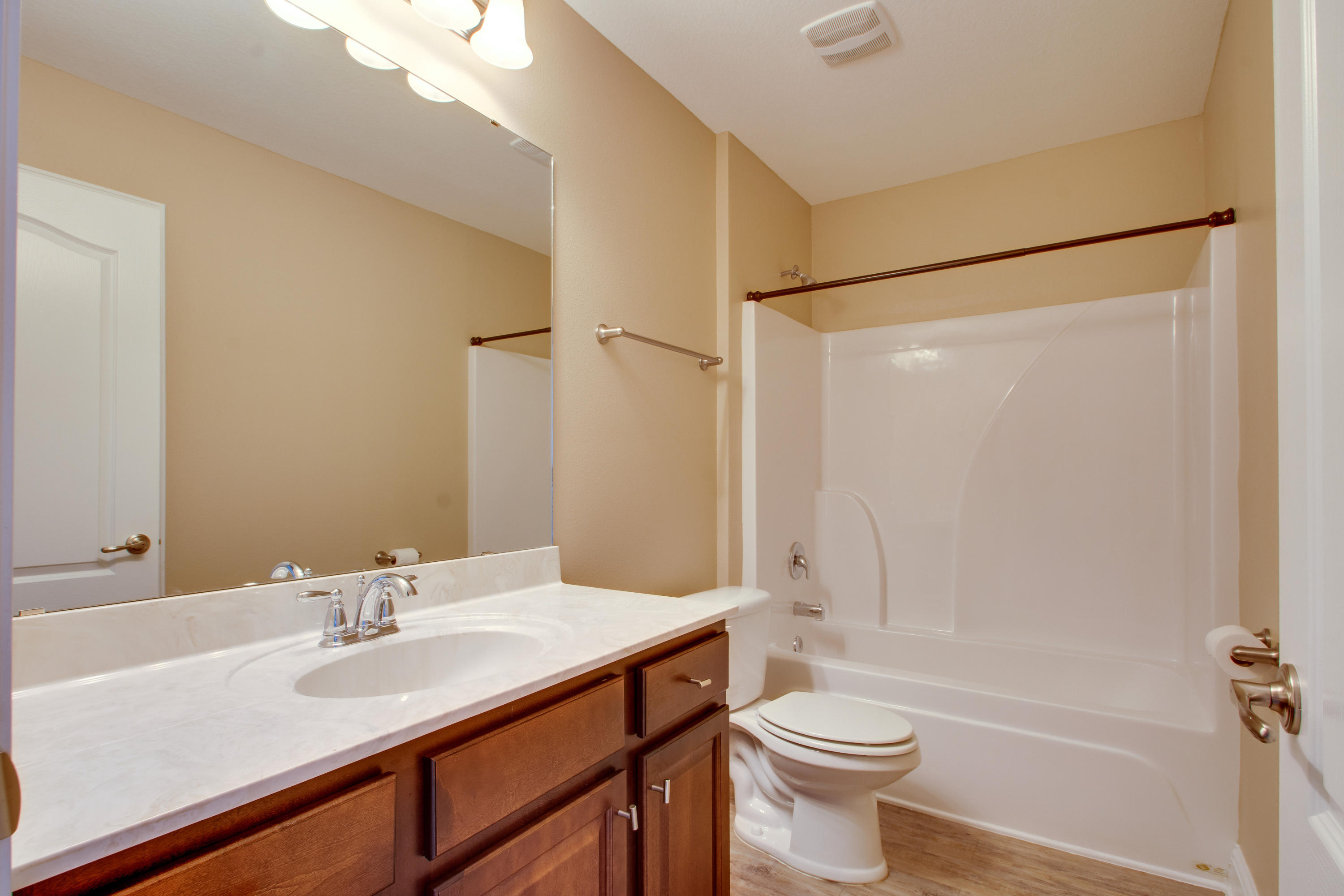 BROOKE ESTATES PH III - Residential Lease