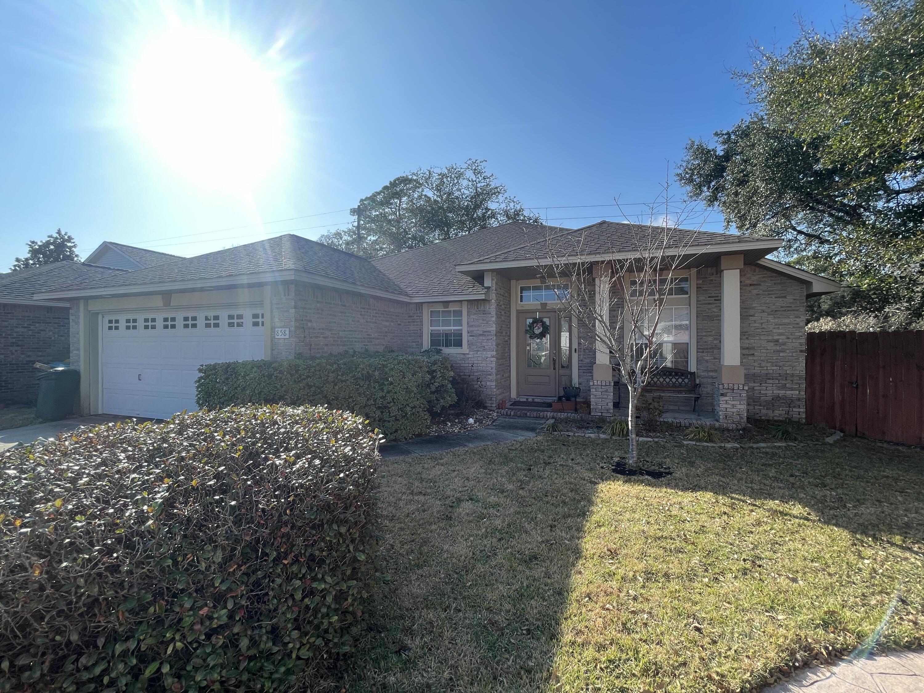 SHALIMAR OAKS - Residential Lease