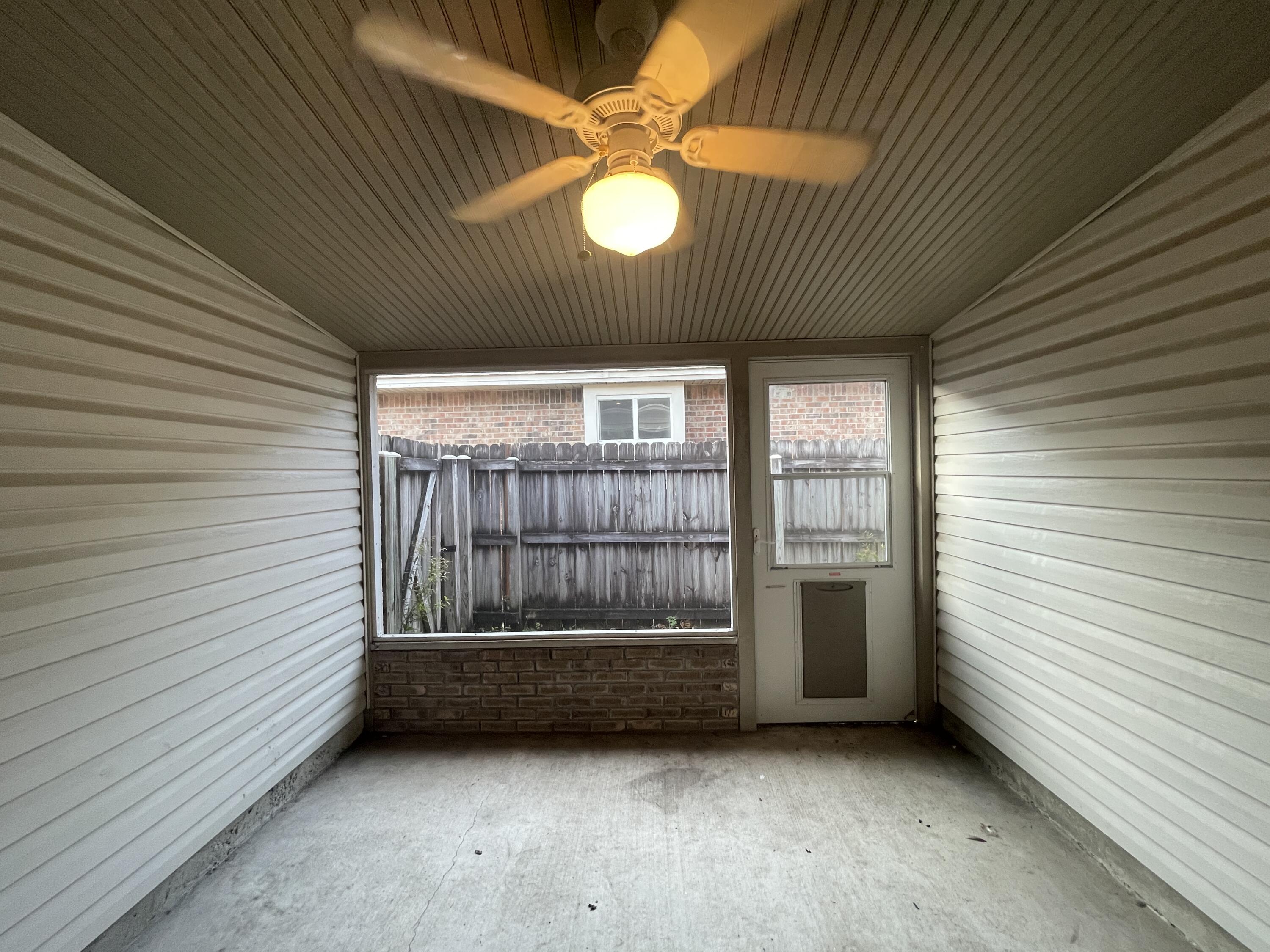 SHALIMAR OAKS - Residential Lease