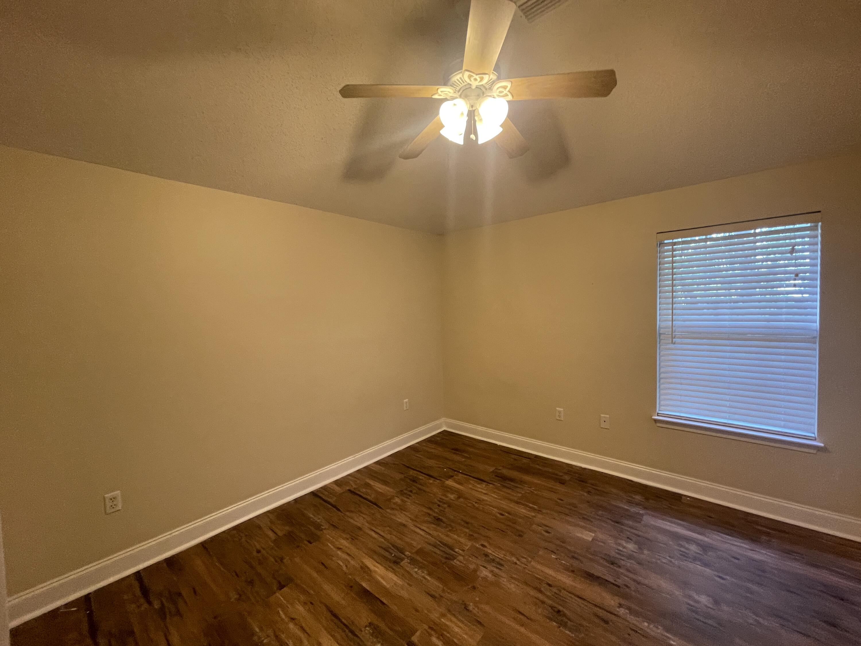 SHALIMAR OAKS - Residential Lease