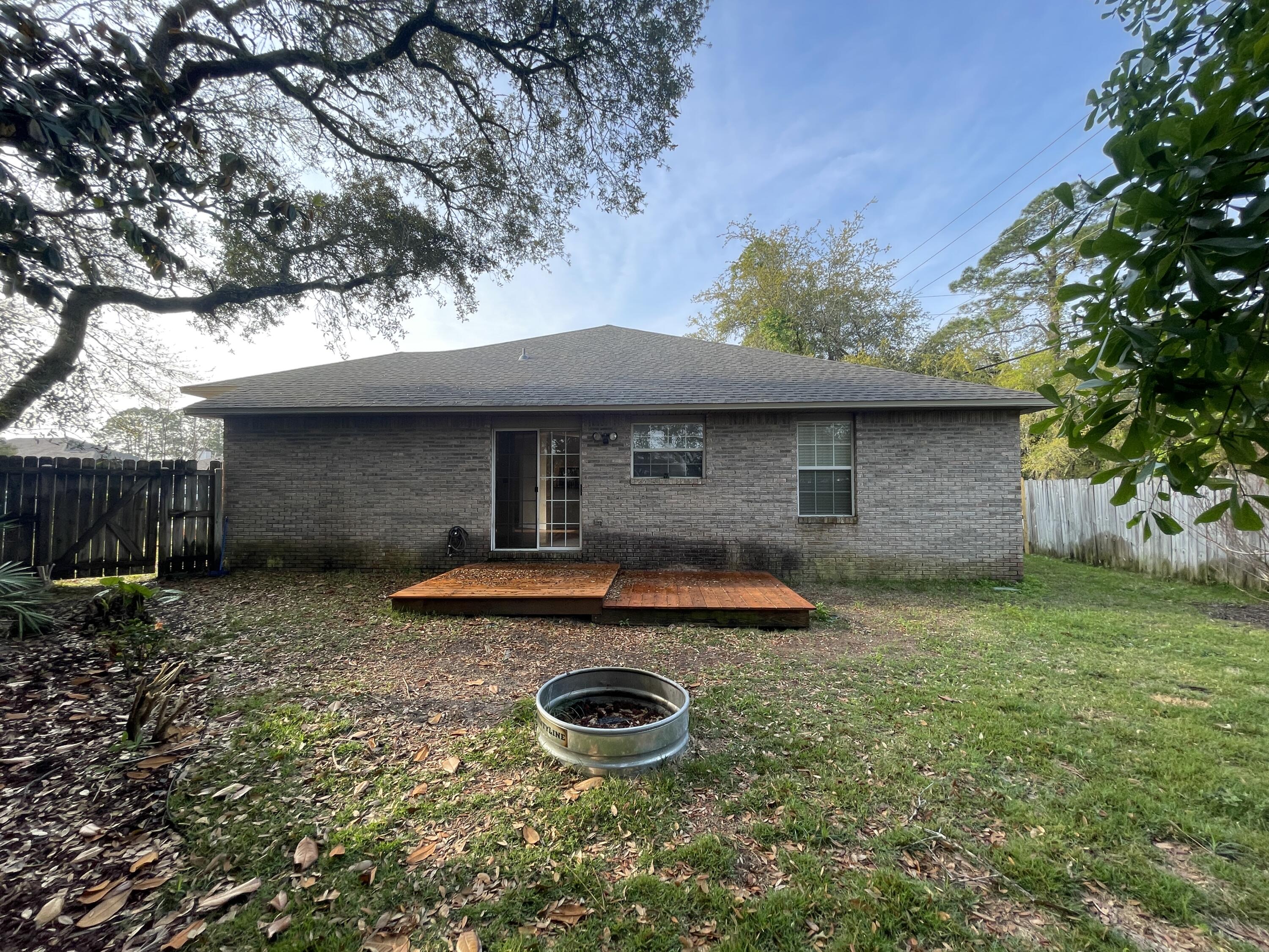 SHALIMAR OAKS - Residential Lease