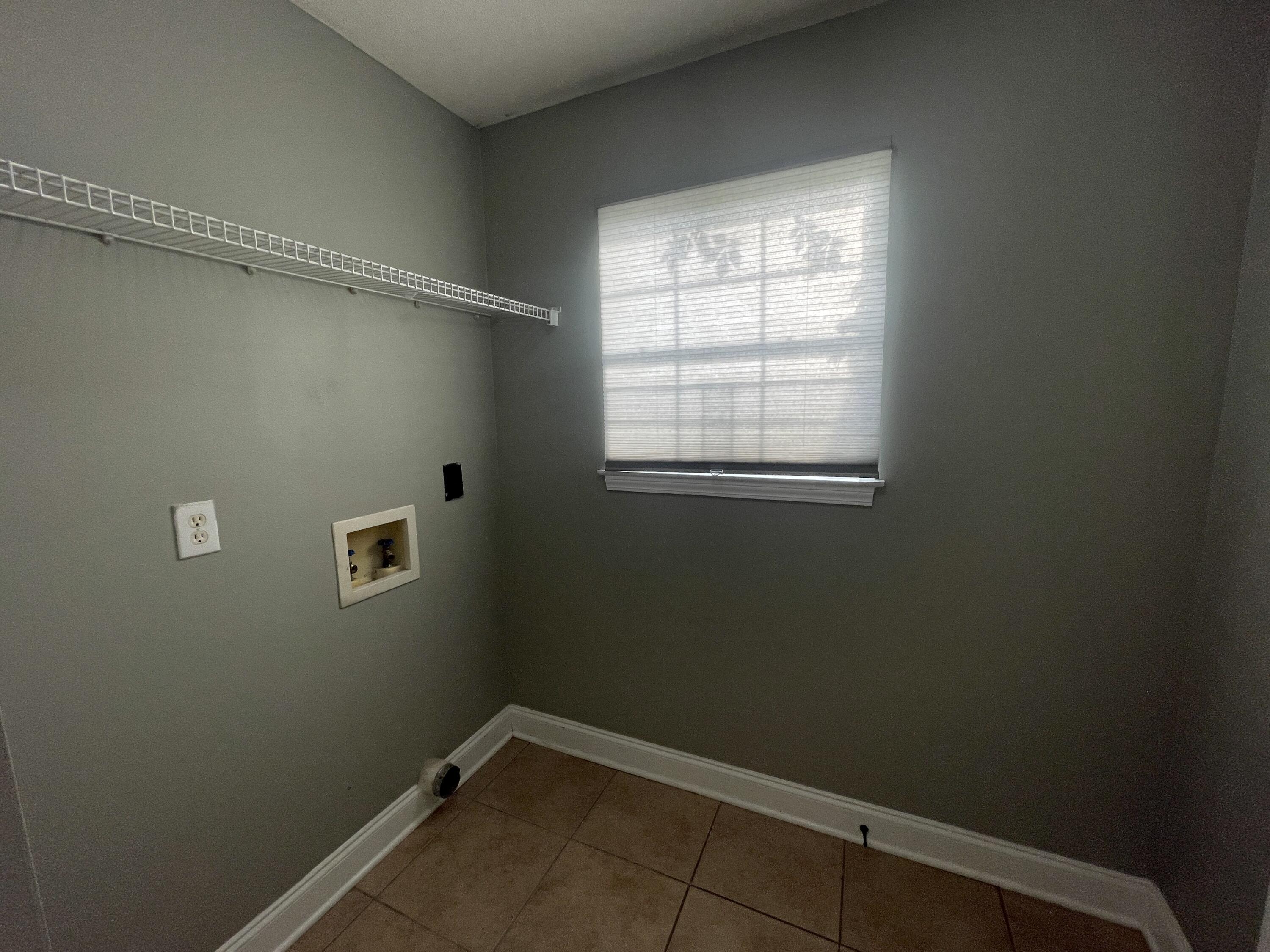 SHALIMAR OAKS - Residential Lease