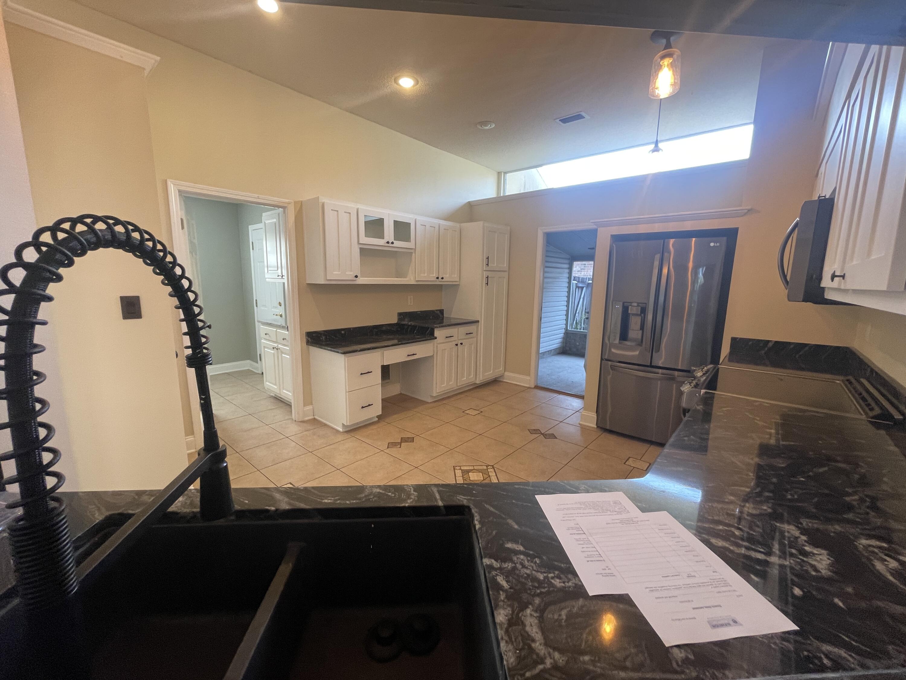 SHALIMAR OAKS - Residential Lease