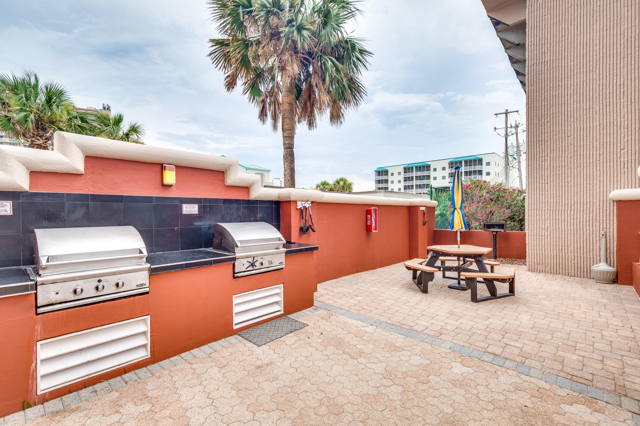 DESTIN TOWERS CONDO - Residential
