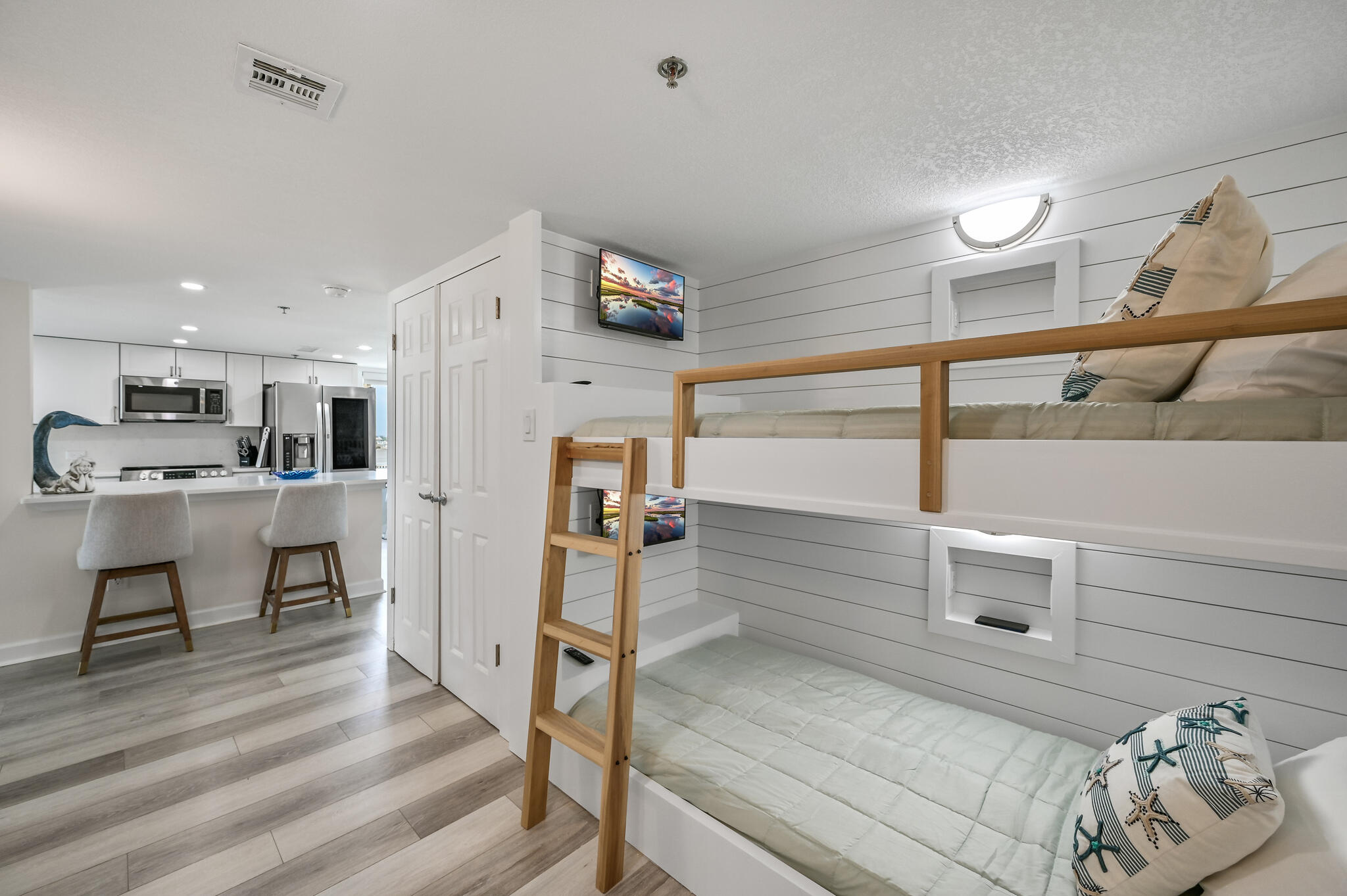 DESTIN TOWERS CONDO - Residential