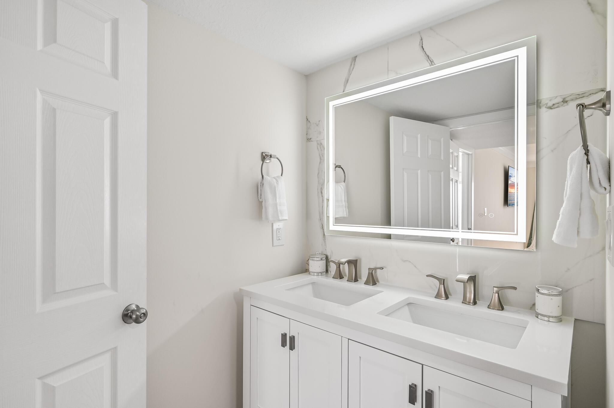 DESTIN TOWERS CONDO - Residential