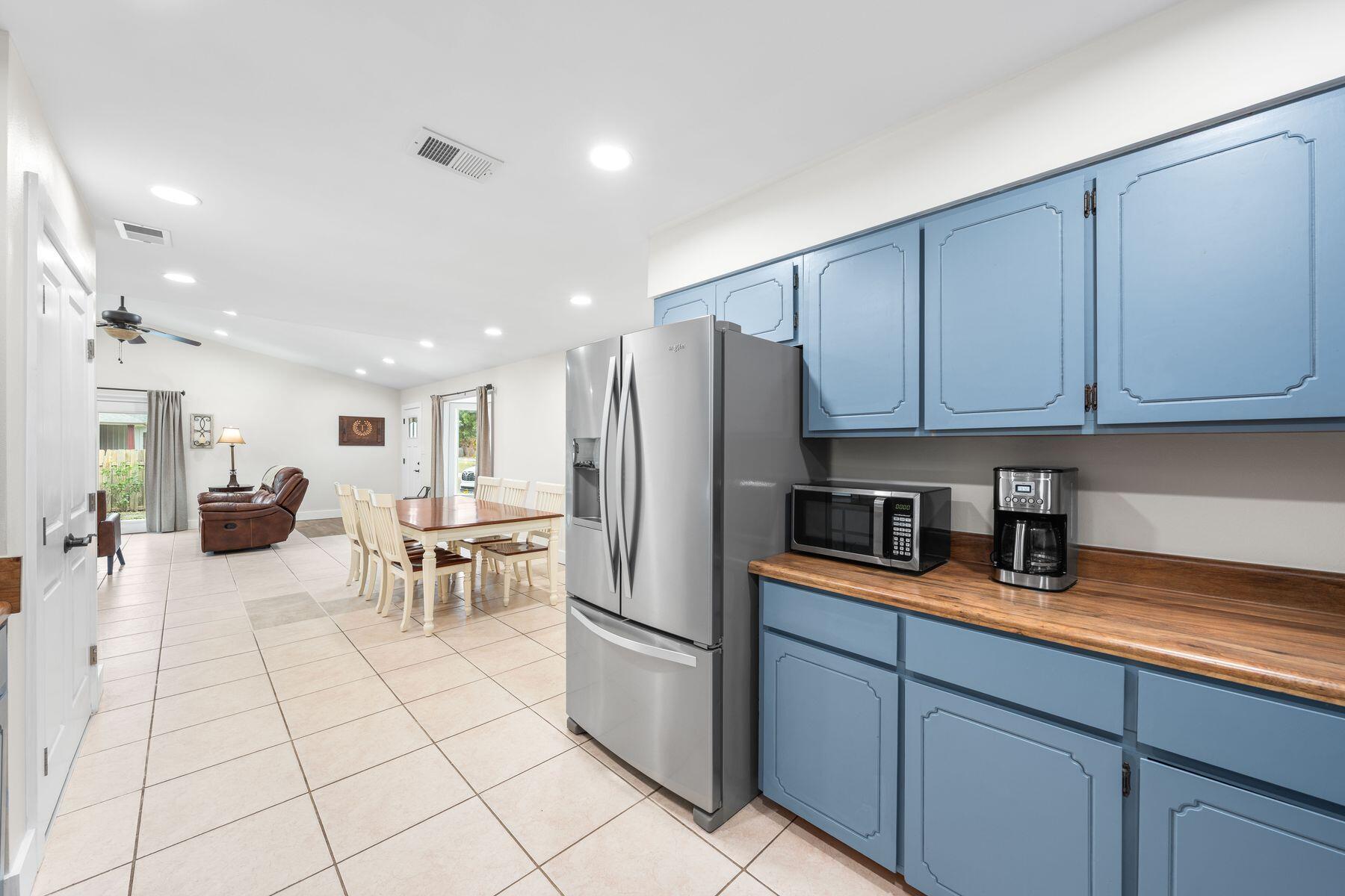 WHISPERING OAKS - Residential