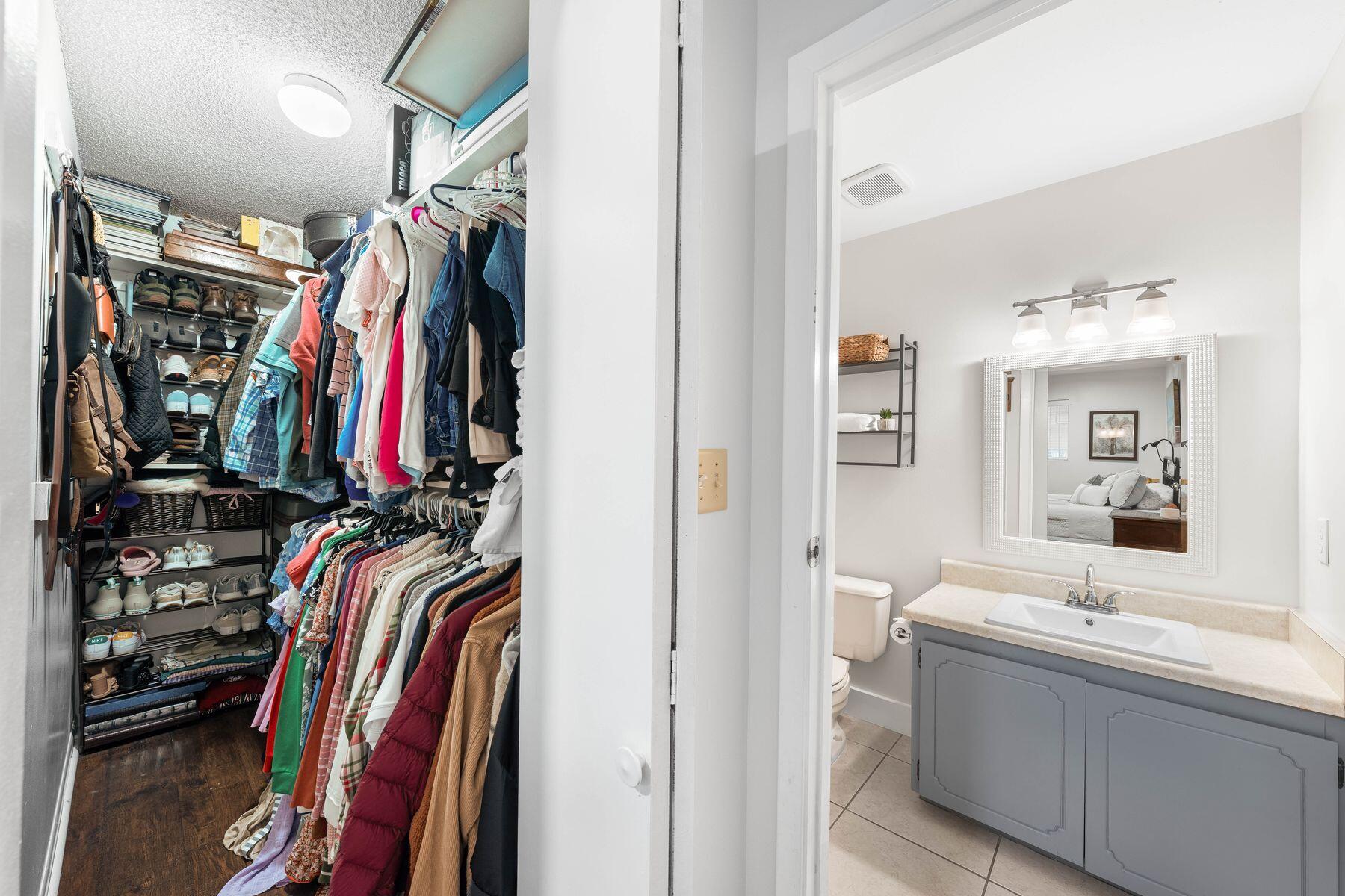 WHISPERING OAKS - Residential