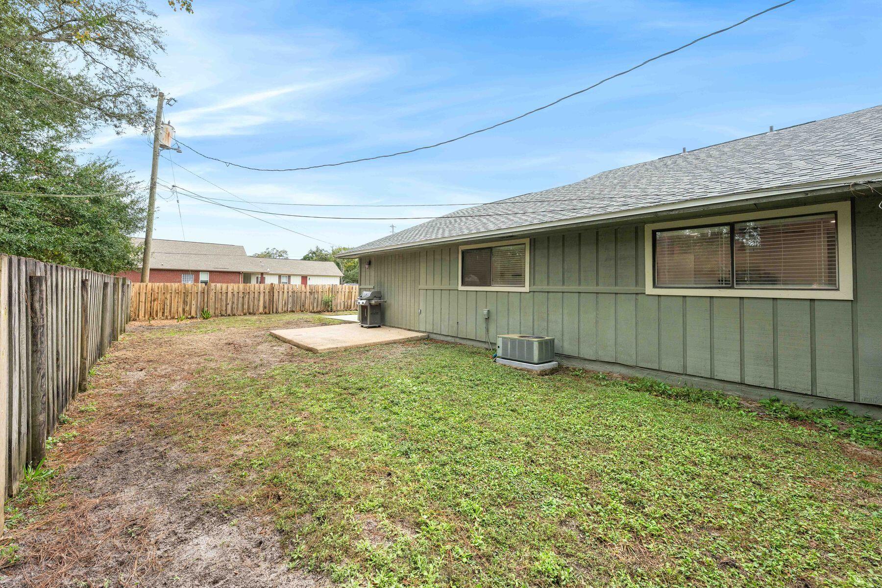 WHISPERING OAKS - Residential