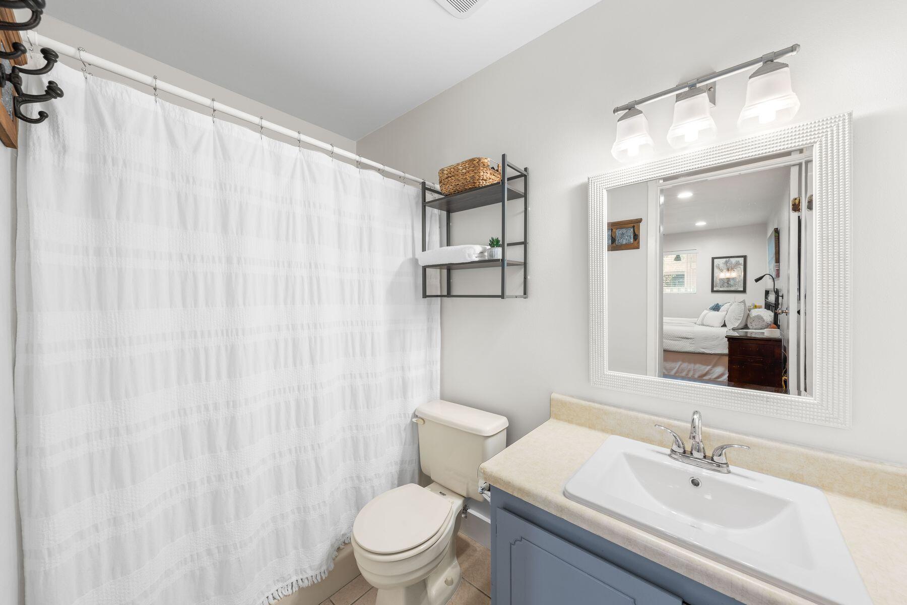 WHISPERING OAKS - Residential