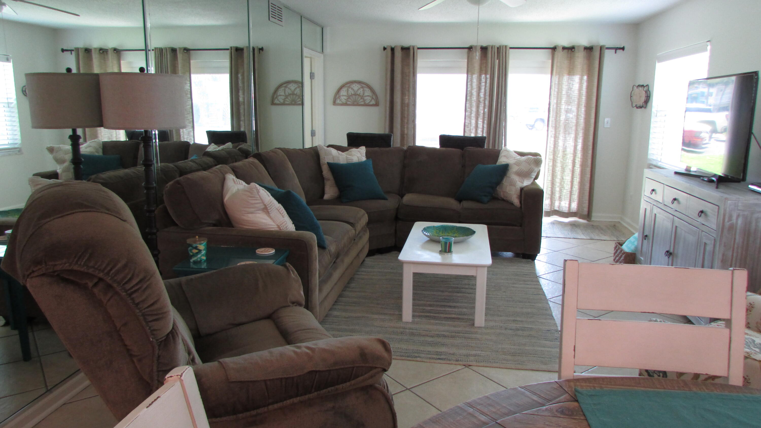 EL MATADOR CONDO - Residential