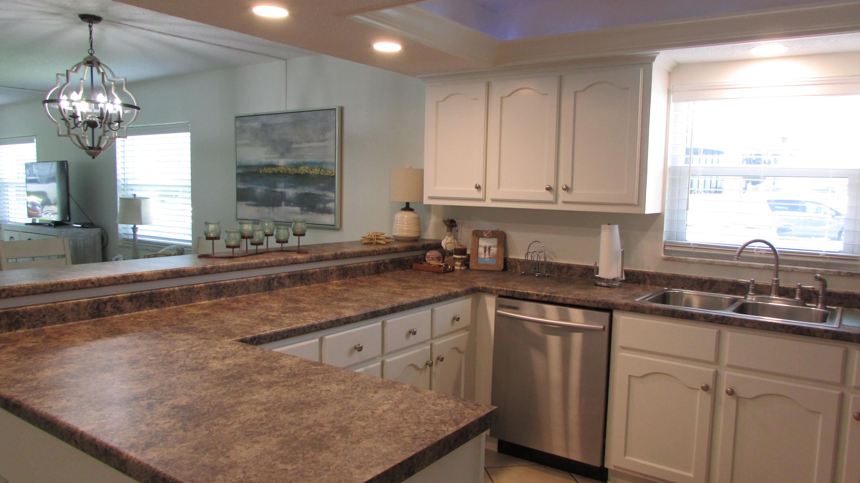 EL MATADOR CONDO - Residential