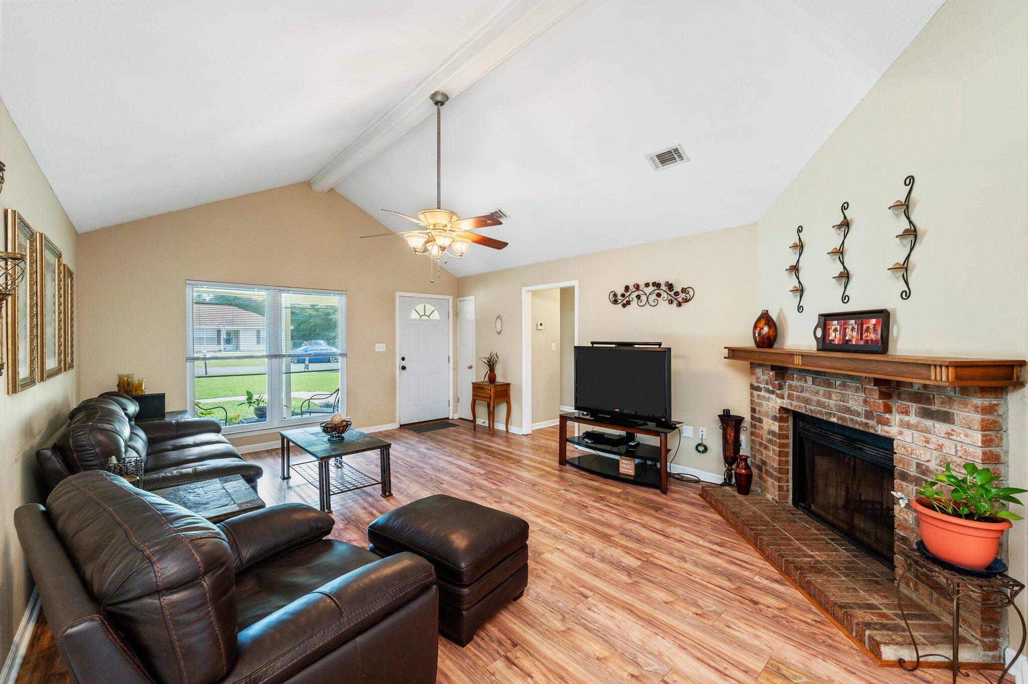 COUNTRY OAKS ESTATES PH 1 - Residential