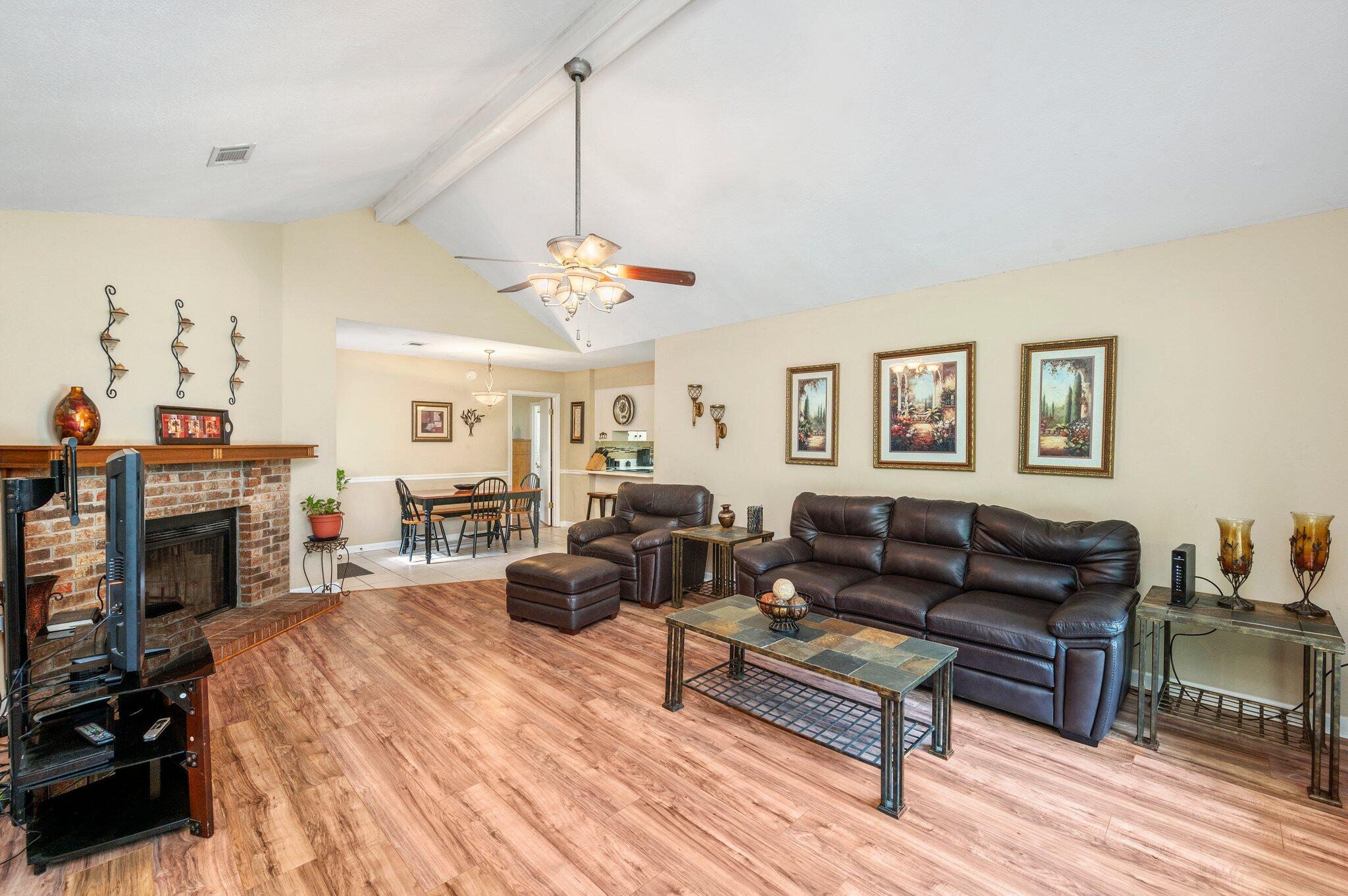 COUNTRY OAKS ESTATES PH 1 - Residential