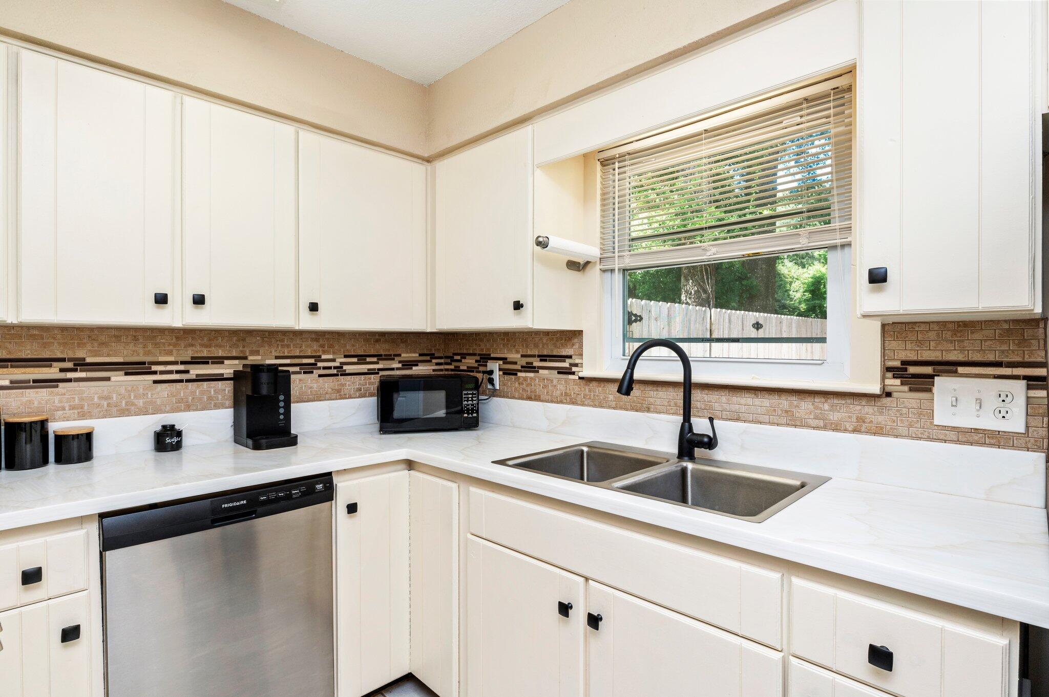 COUNTRY OAKS ESTATES PH 1 - Residential