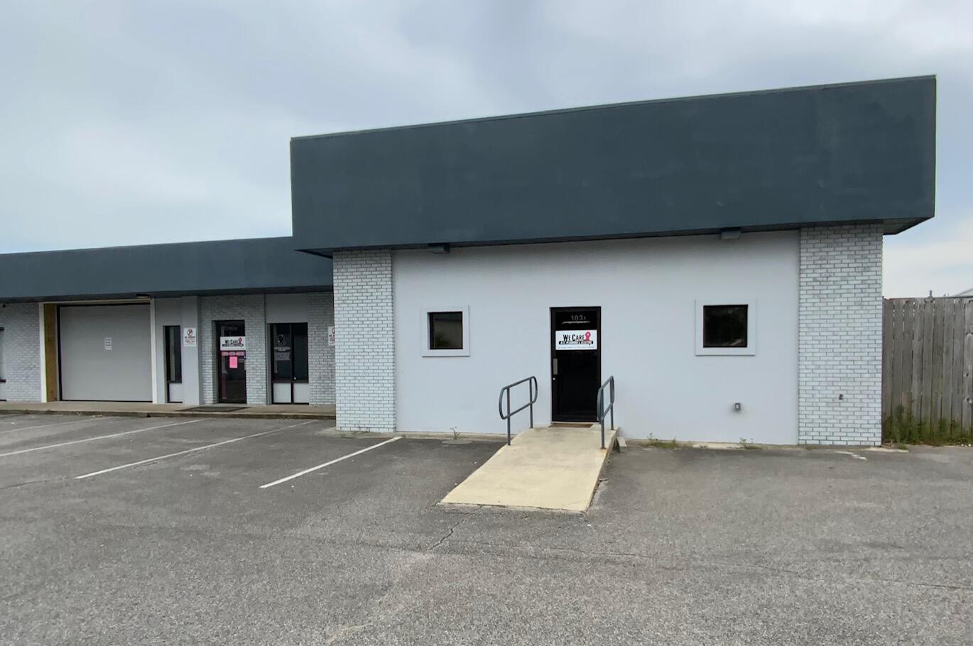Office / warehouse space available for sublease. 2,015 SF professional office space with 2,880 SF of Warehouse/office space situated on large lot with ample parking - great location for school, medical or professional office. The property has easy access, good visibility and pylon signage.Located along Lewis St, and less than one block from Beal Parkway with 40,000+ VPD. The connecting 2,880 SF Warehouse/offices space is fully air-conditioned and has several office spaces with large roll up door.
