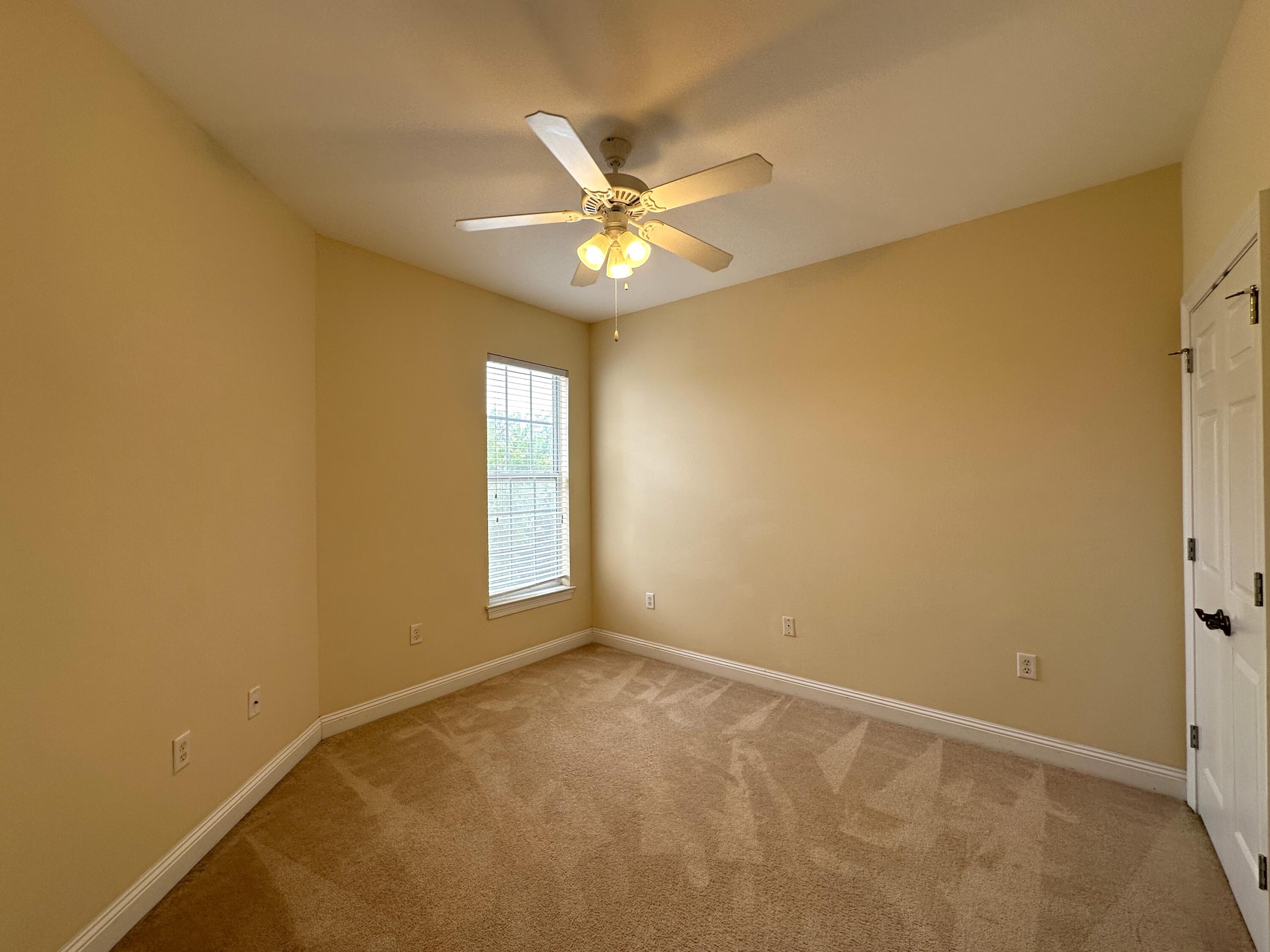 WALTON OAKS TOWNHOMES - Residential Lease