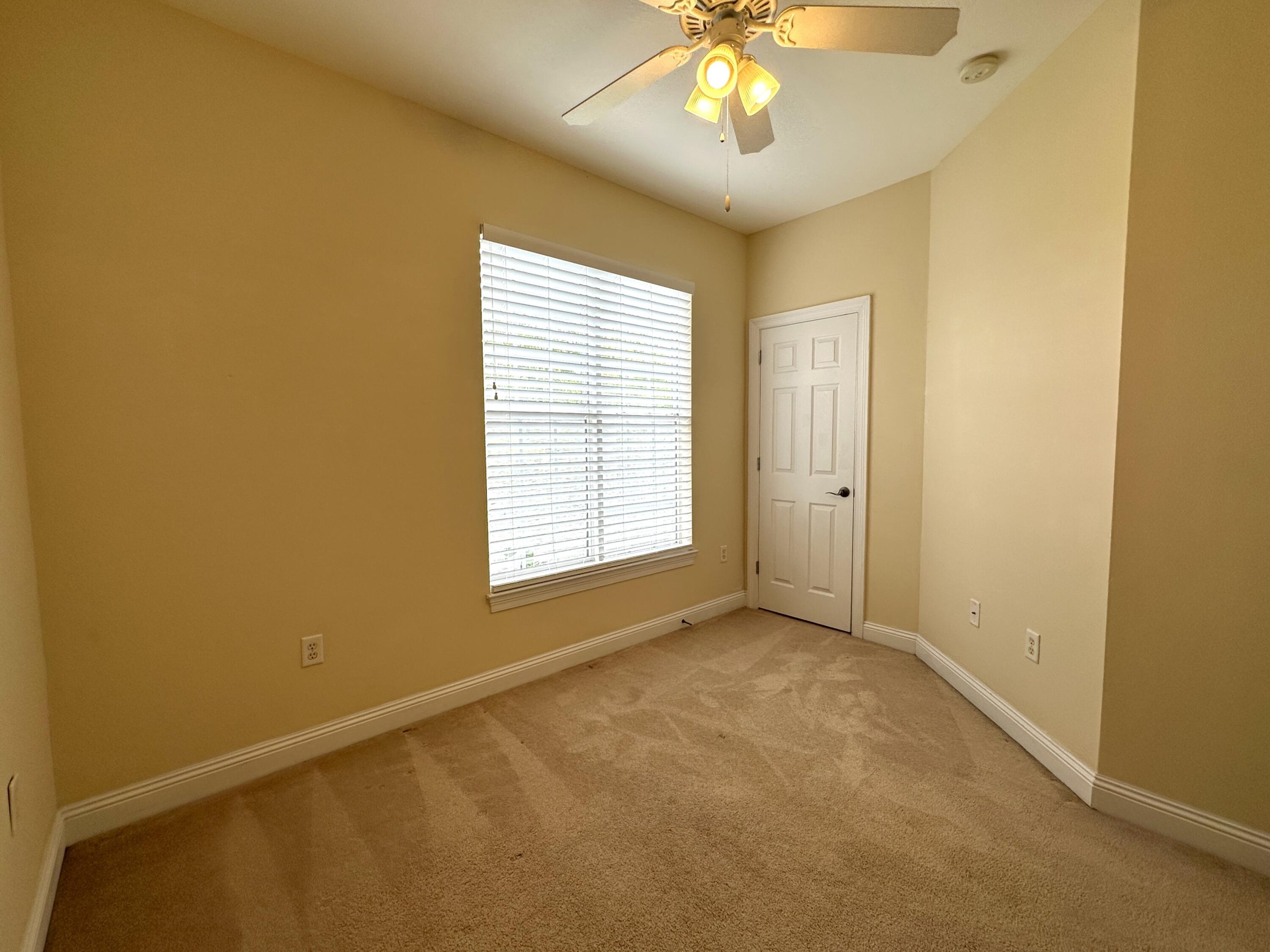 WALTON OAKS TOWNHOMES - Residential Lease