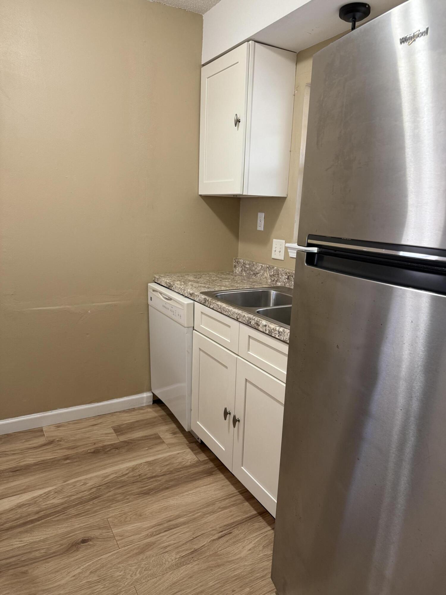 SUNSET STRIP - Residential Lease