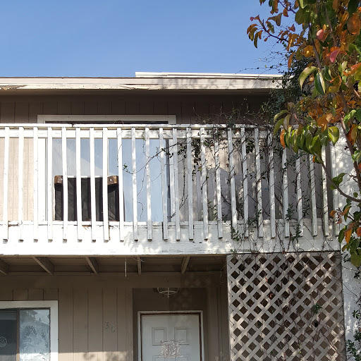 FIXER UPPER! Get ready to Roll Up Your Sleeves. This unit needs major work. Would make a Great Investment if you are not afraid of some work. Needs new drywall among other things! Needs major renovation.There are appliances but are not hooked up being sold with unit AS IS everything stays. Seller is not going to move anything out. Being sold AS SEEN. Great for investor. Fix up to rent out or primary home. Will need at least $15k renovation. Enter at own risk. Call if you have any questions.