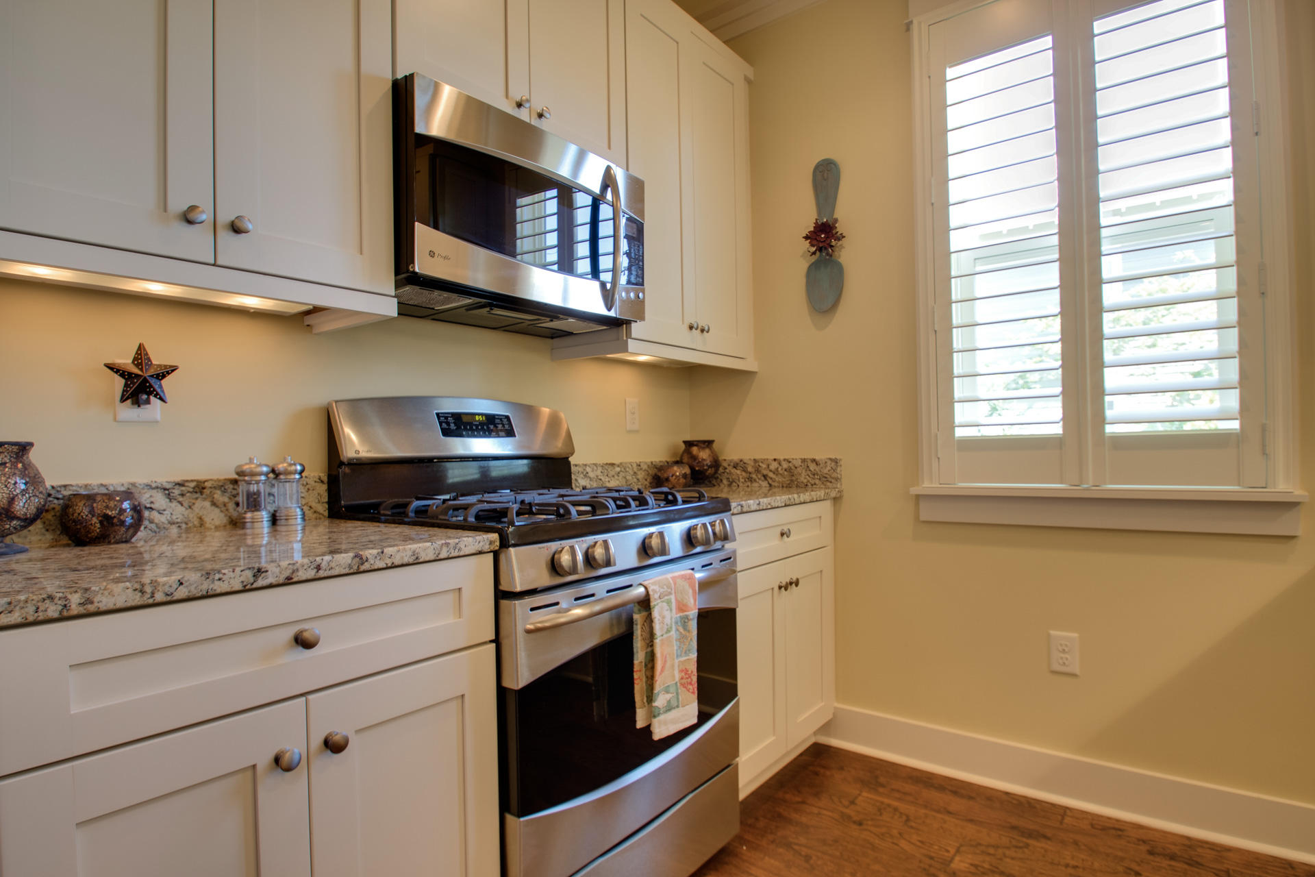 CARSON OAKS - Residential