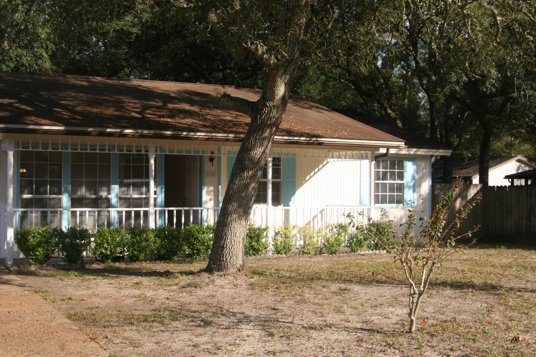 CREEKSIDE - Residential Lease