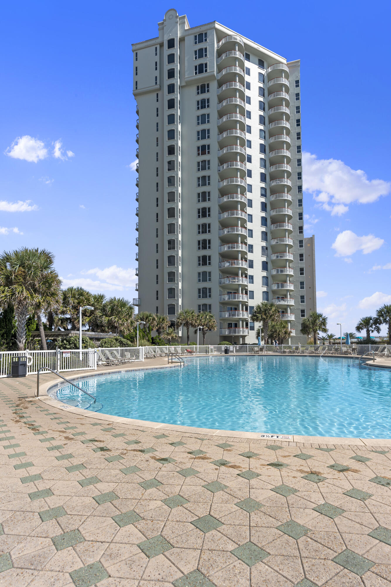 BEACH COLONY RESORT - Residential