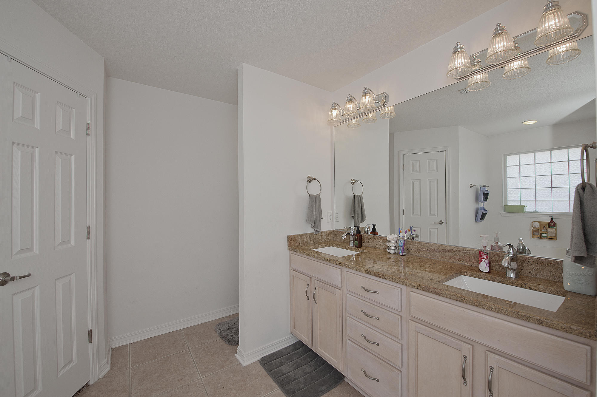 HIDDEN ESTATES - Residential