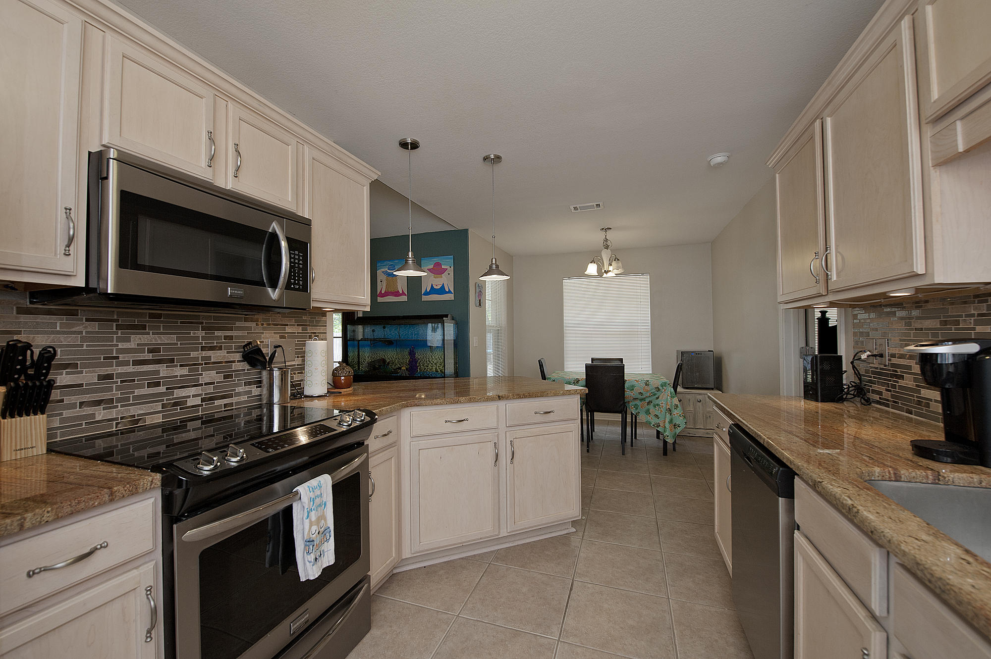 HIDDEN ESTATES - Residential