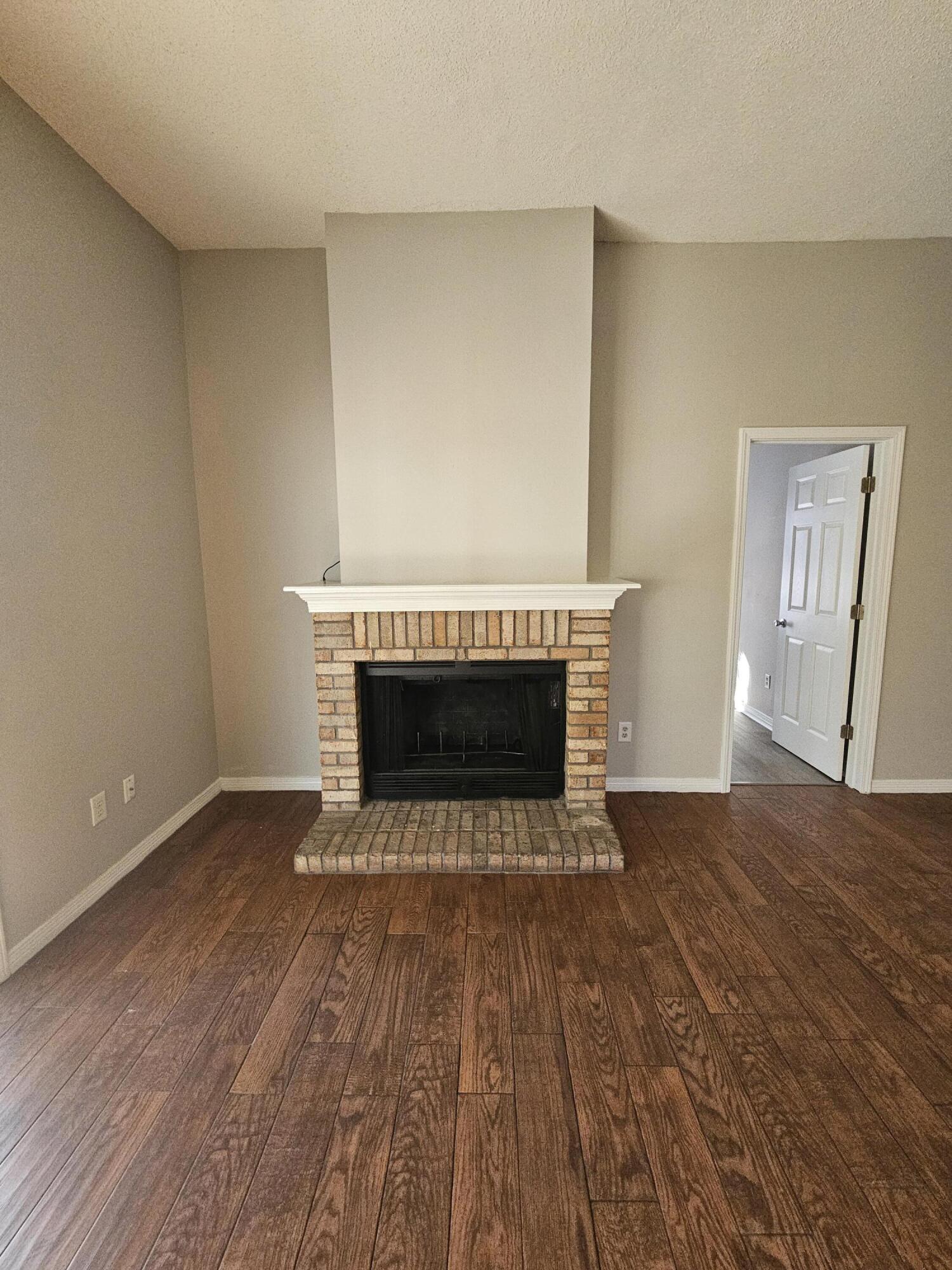 HOLLYROD PARK - Residential Lease