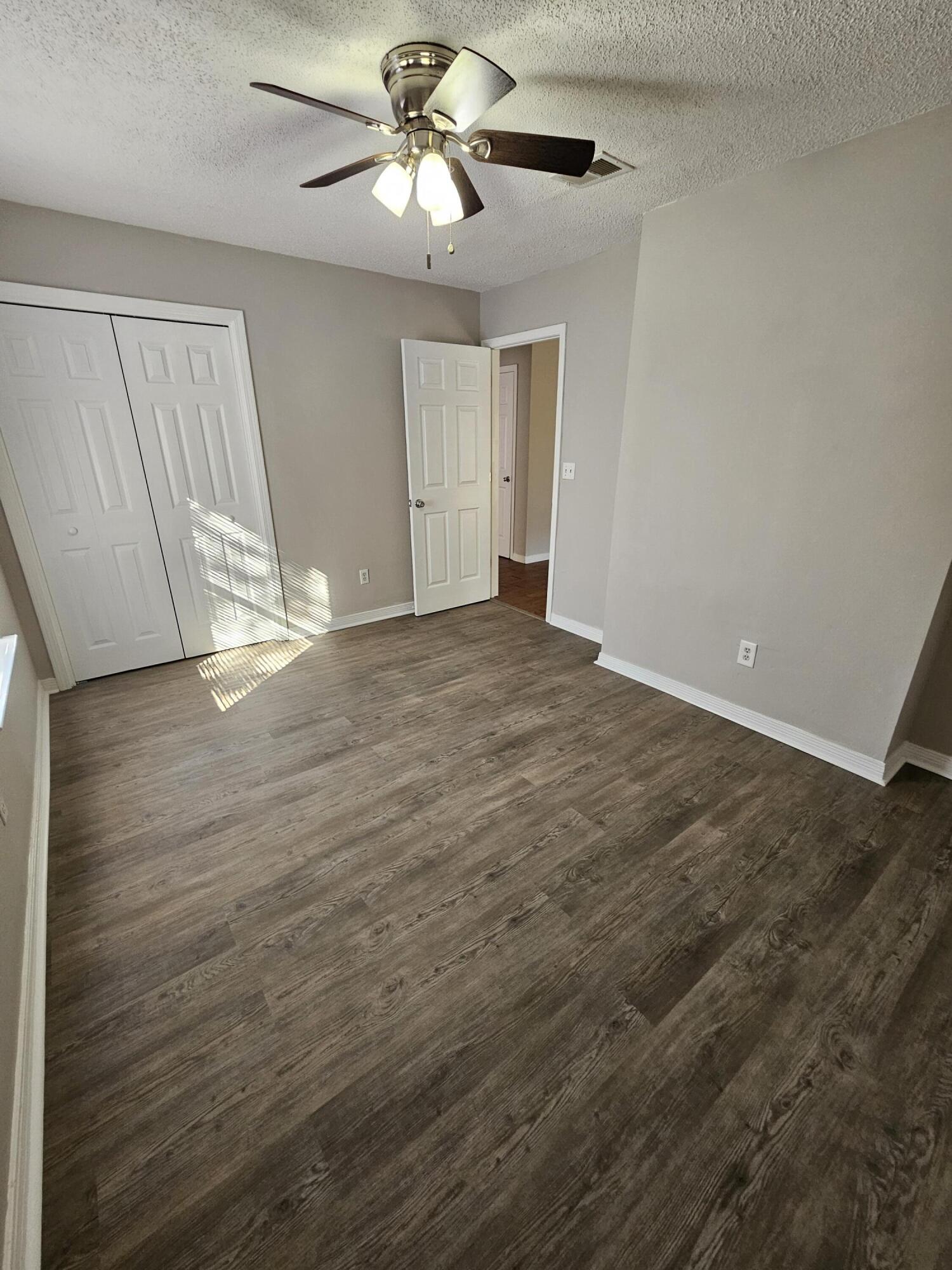 HOLLYROD PARK - Residential Lease