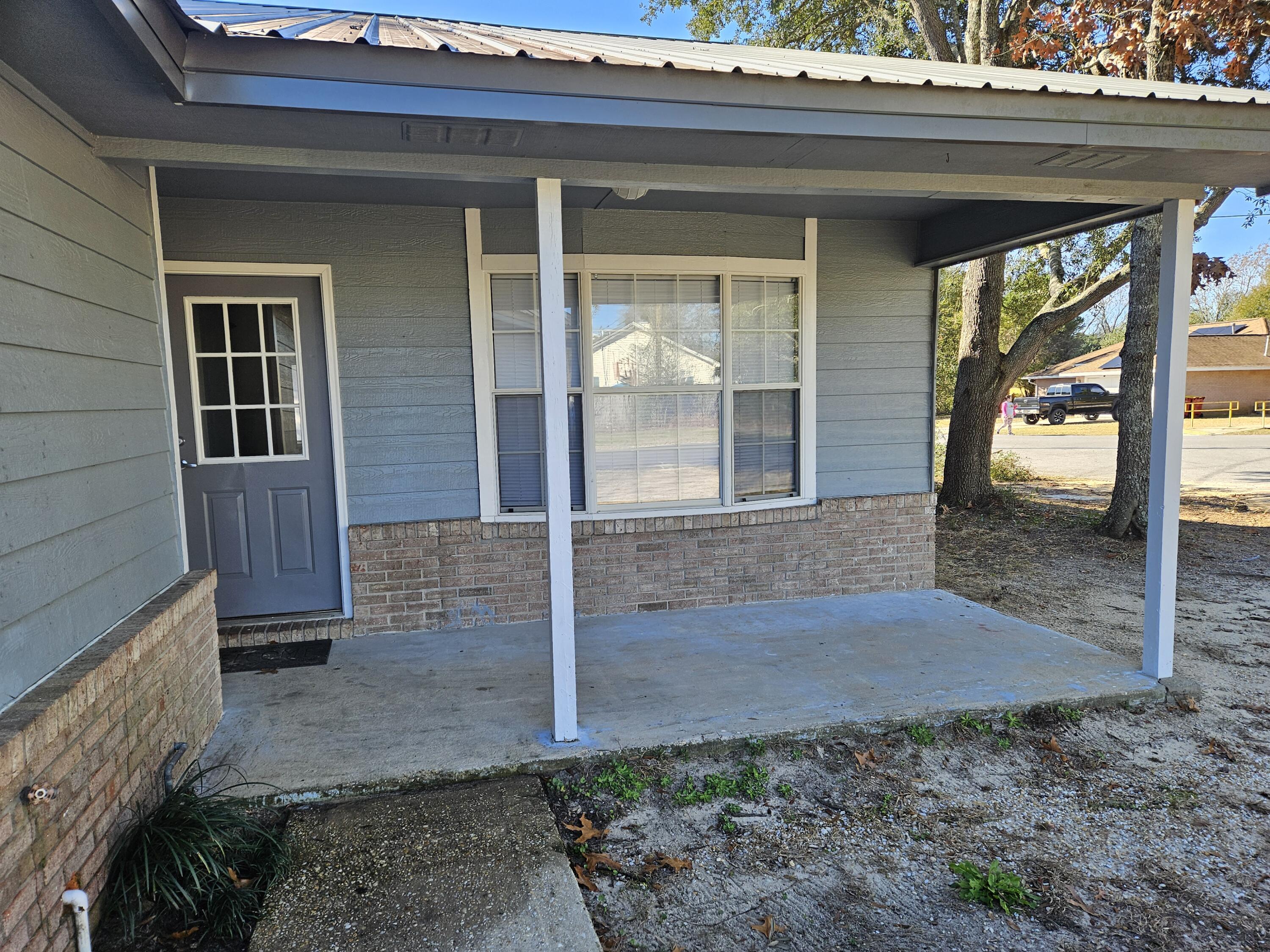 HOLLYROD PARK - Residential Lease