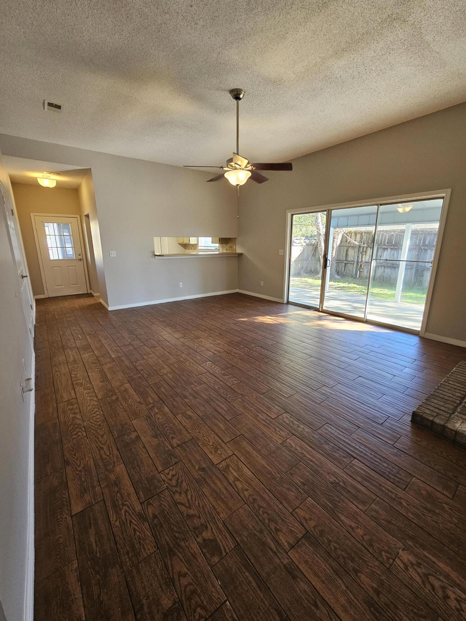 HOLLYROD PARK - Residential Lease