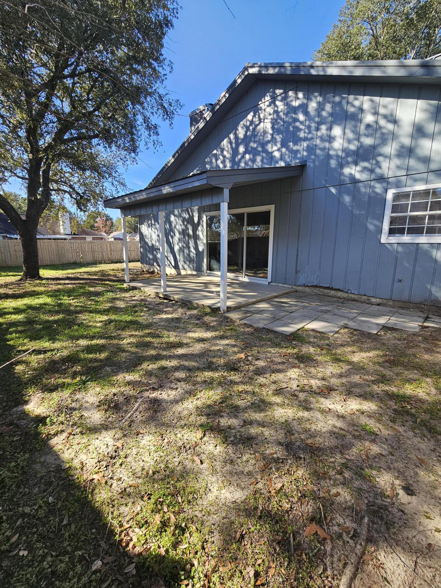 HOLLYROD PARK - Residential Lease