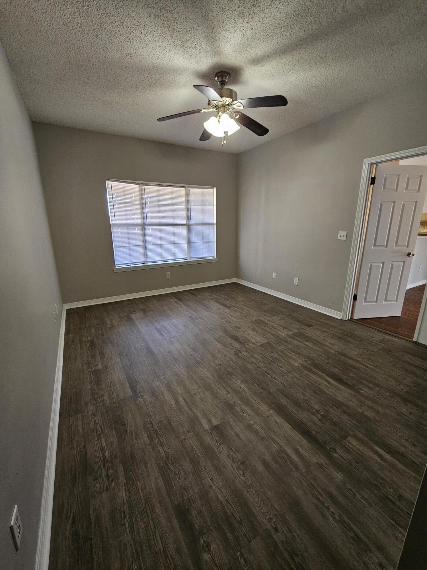 HOLLYROD PARK - Residential Lease