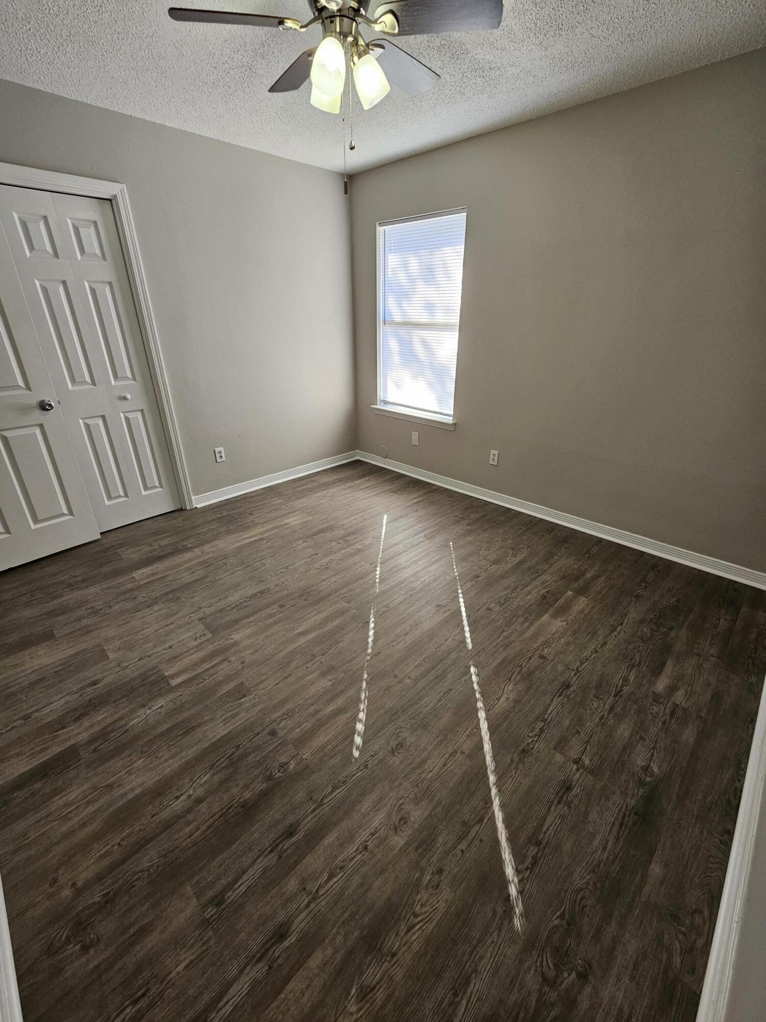 HOLLYROD PARK - Residential Lease