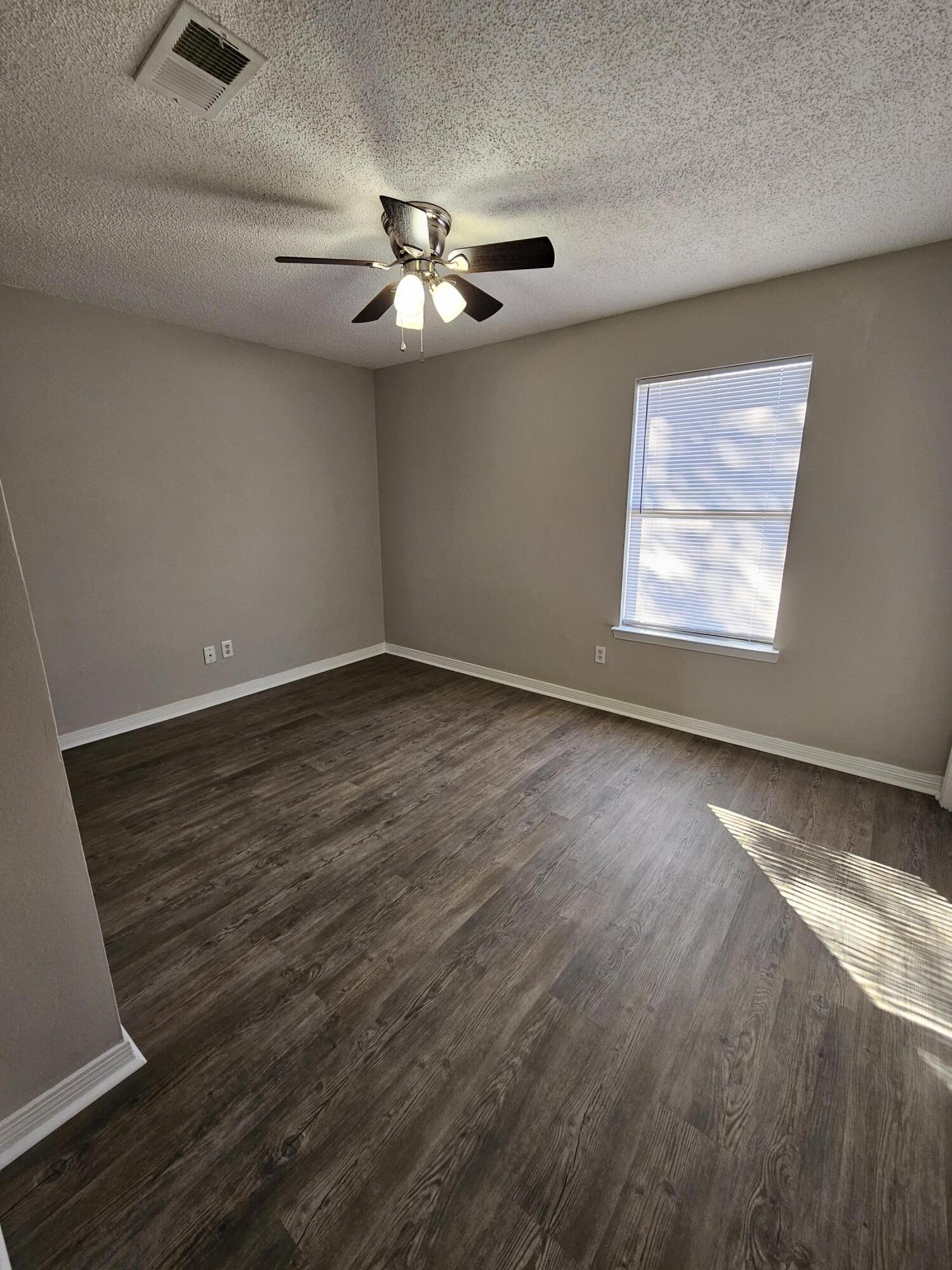 HOLLYROD PARK - Residential Lease