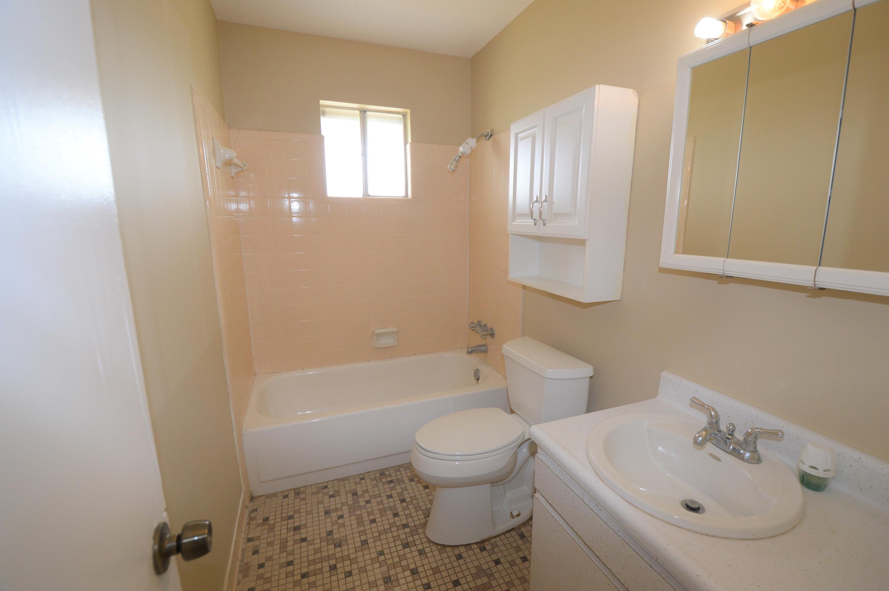 BREAKERS WEST - Residential