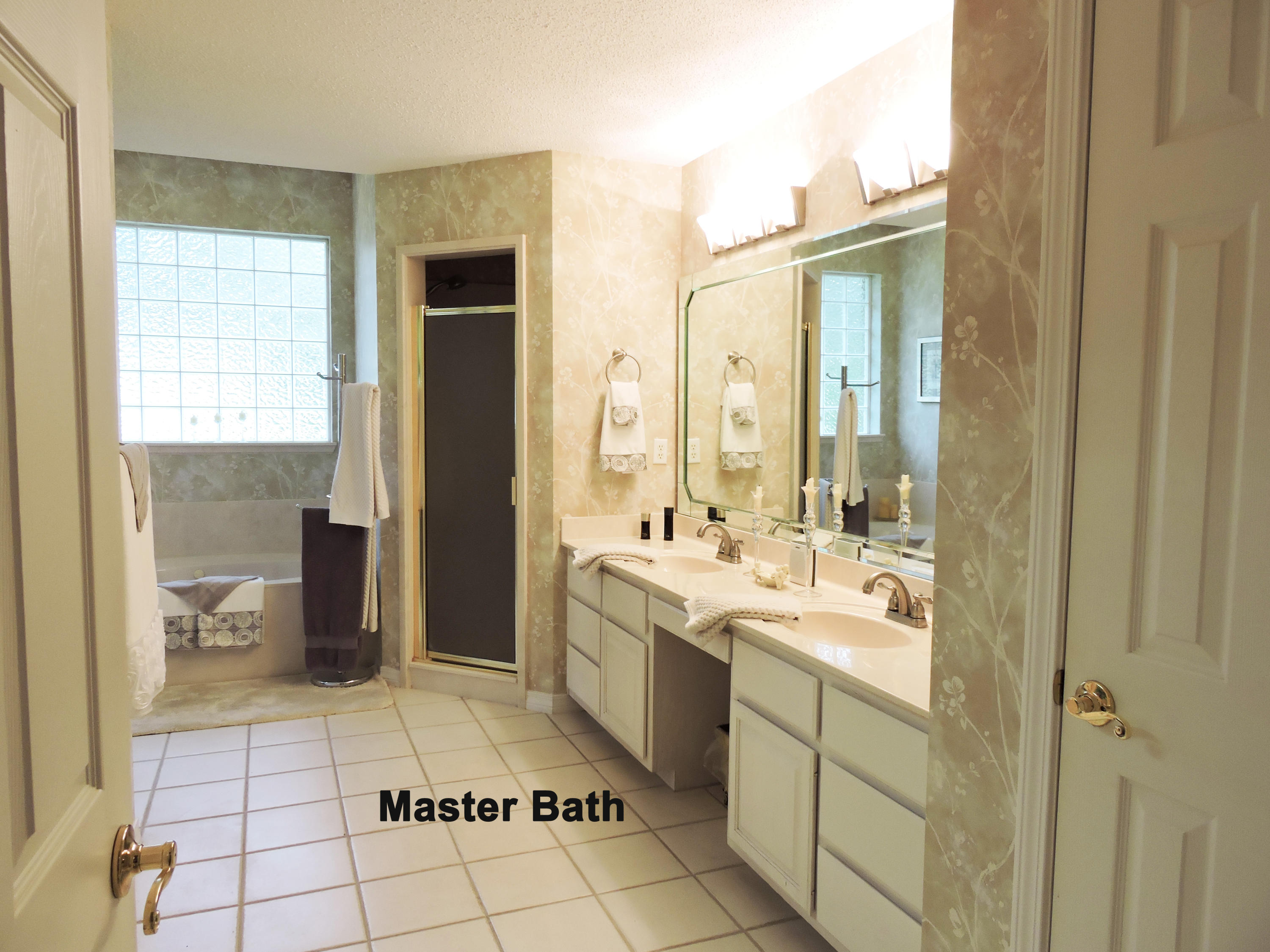 ROCKY BAYOU COUNTRY CLUB ESTATES 11 - Residential