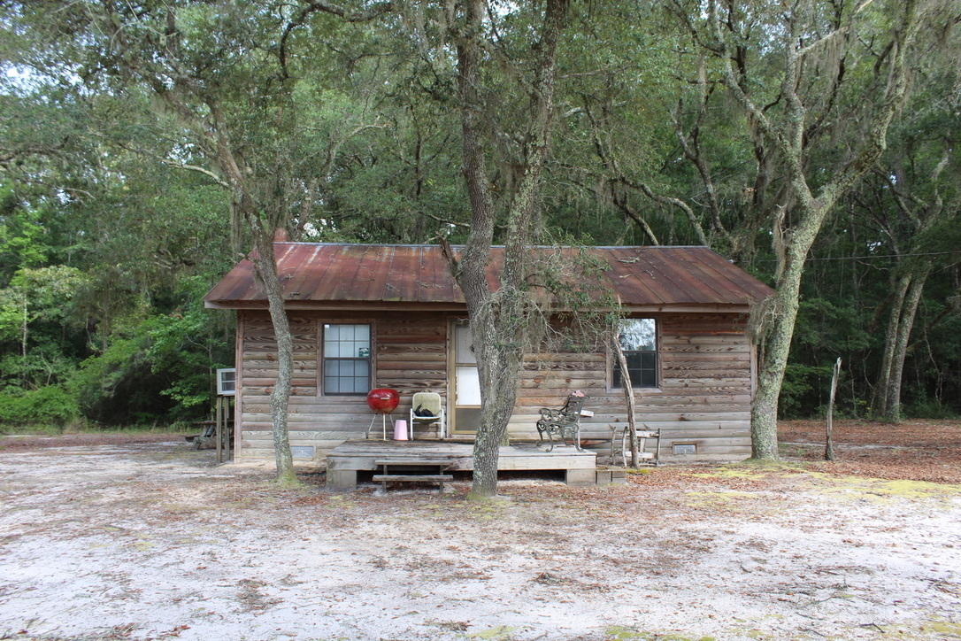 Andrews Lake Fishcamp - Land
